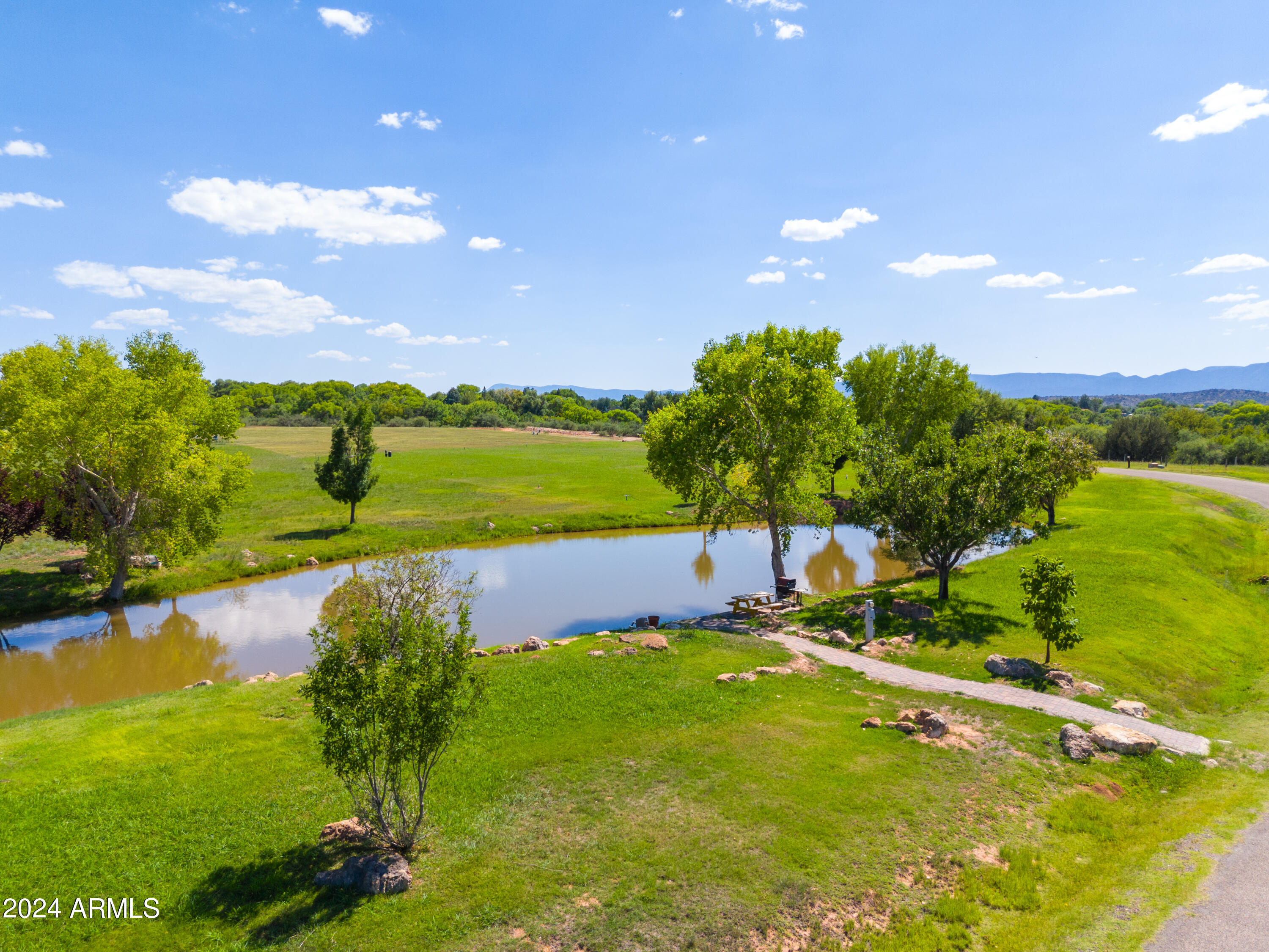 325 S BONITO RANCH Loop 24