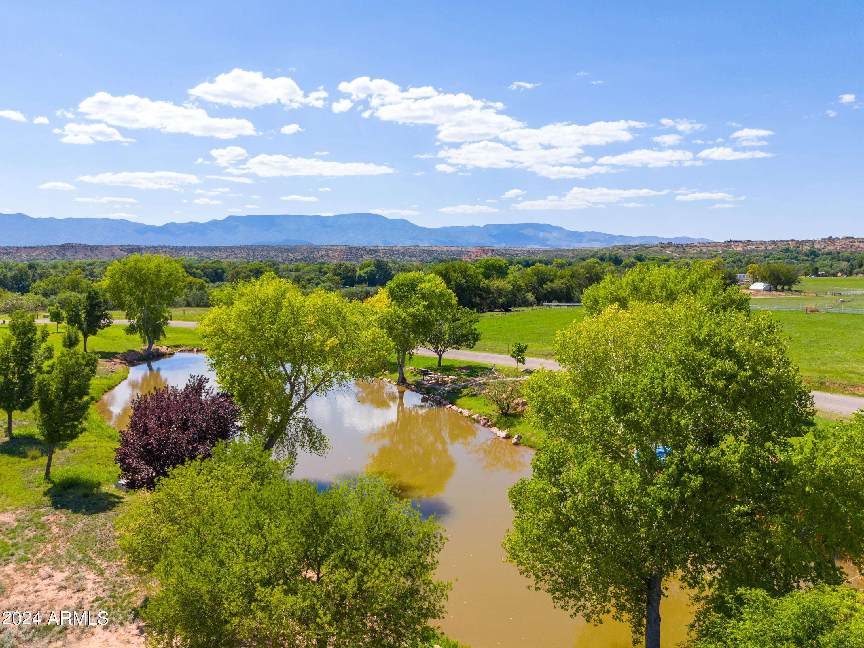 325 S BONITO RANCH Loop 24