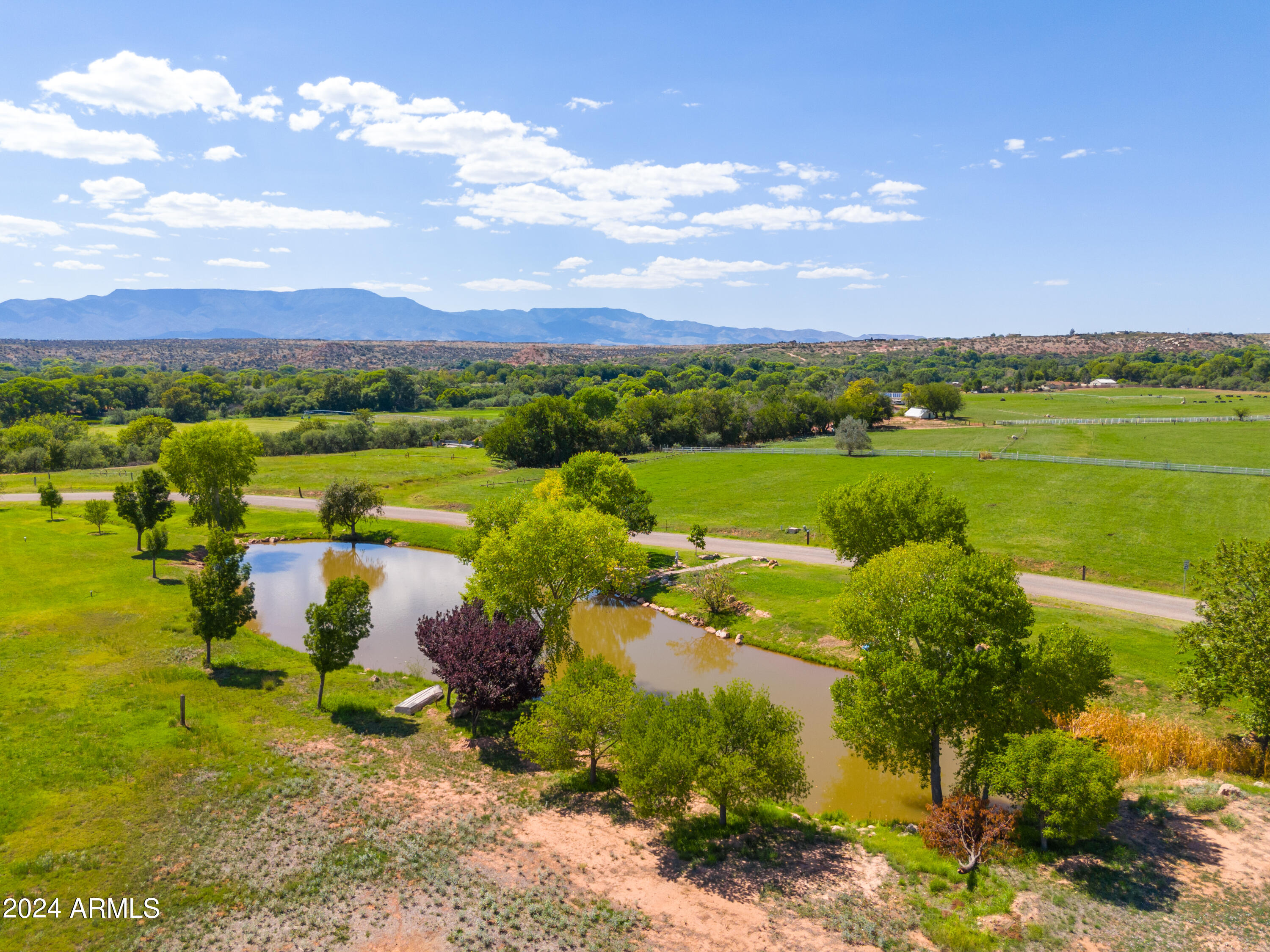 325 S BONITO RANCH Loop 24