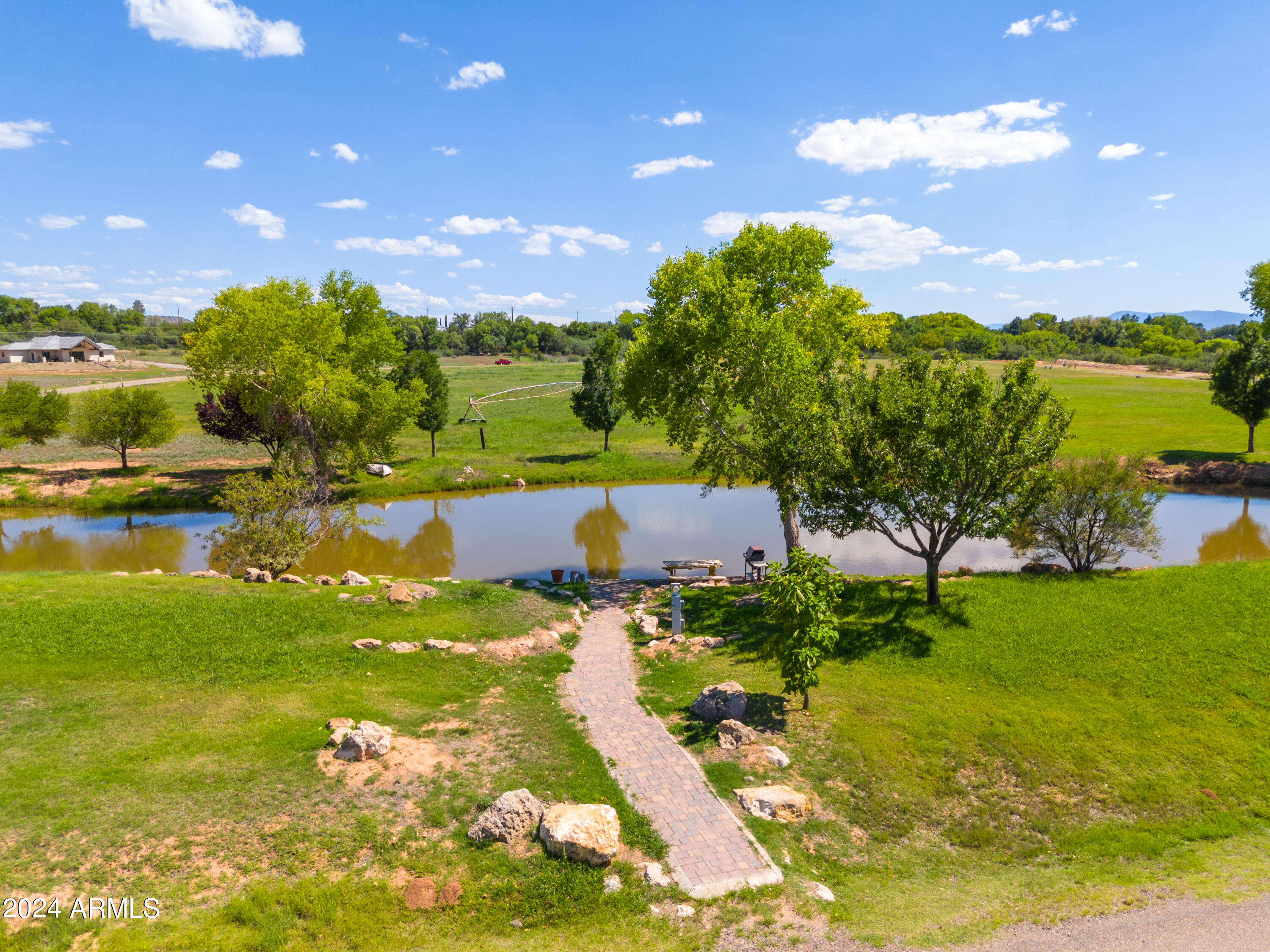 325 S BONITO RANCH Loop 24