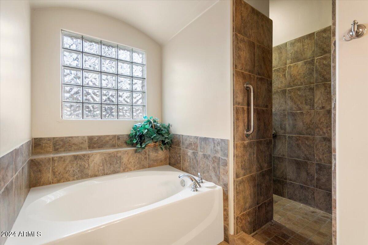 14428 E MONUMENT Drive