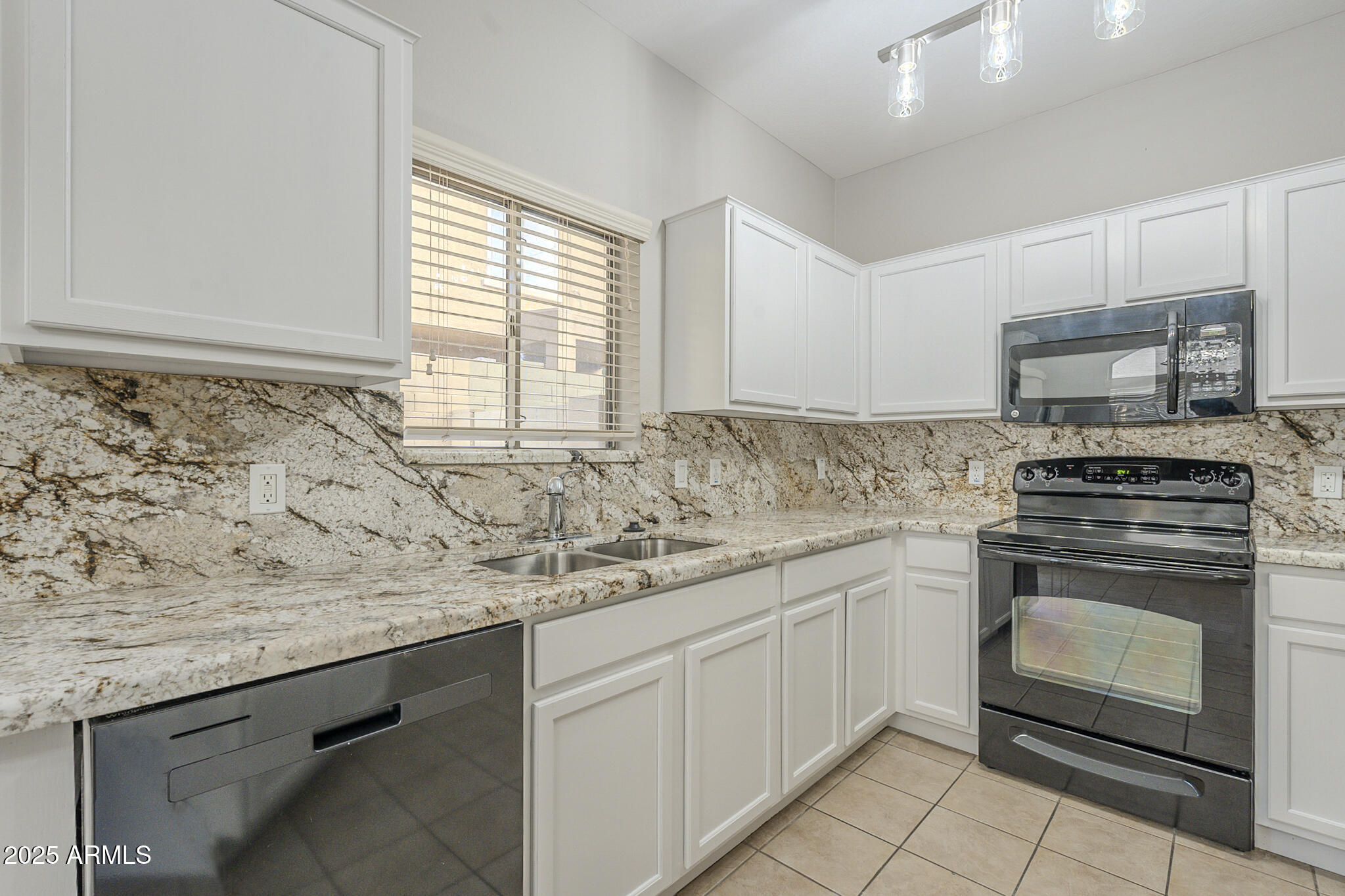 2250 E DEER VALLEY Road 48