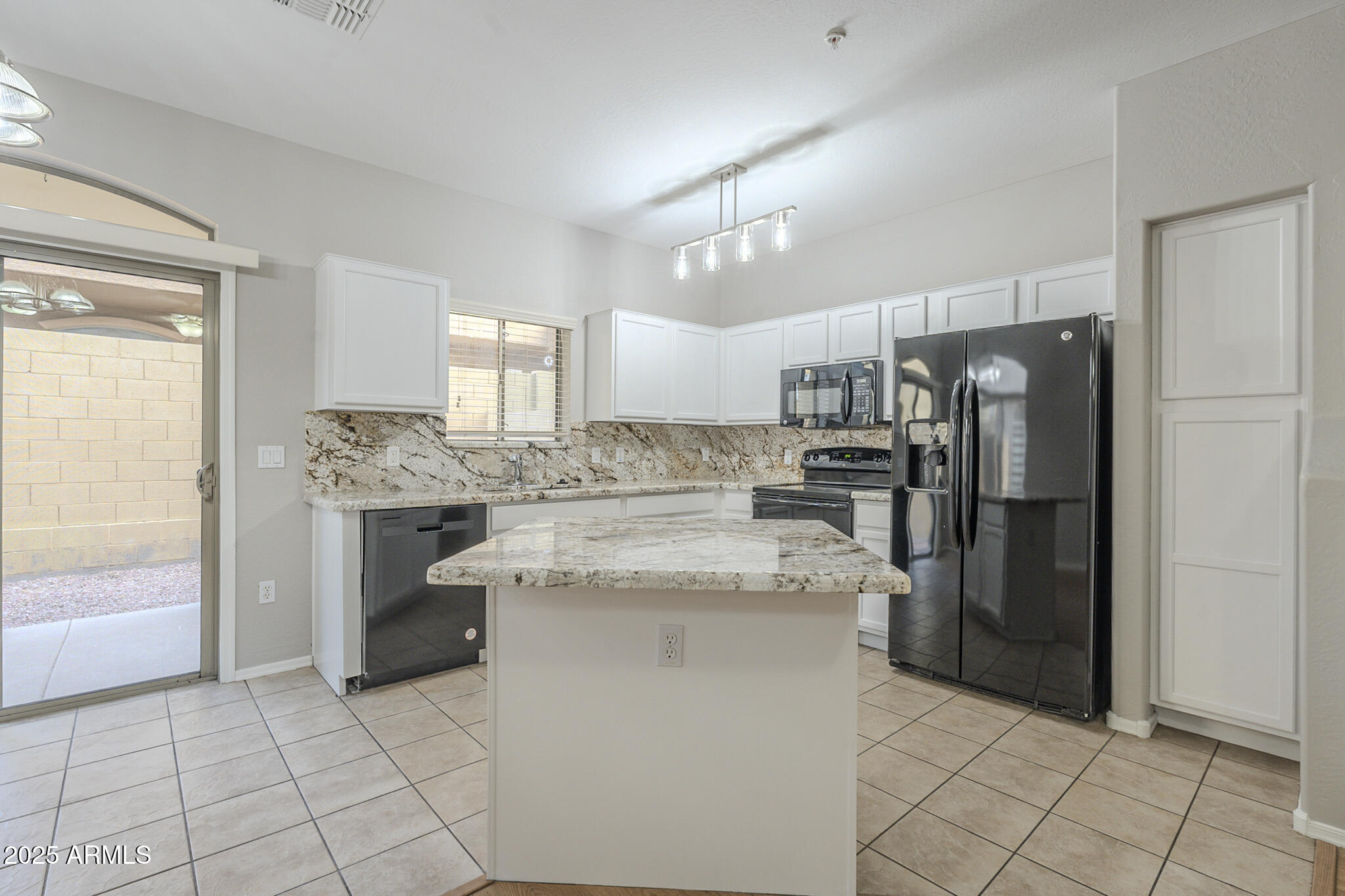 2250 E DEER VALLEY Road 48