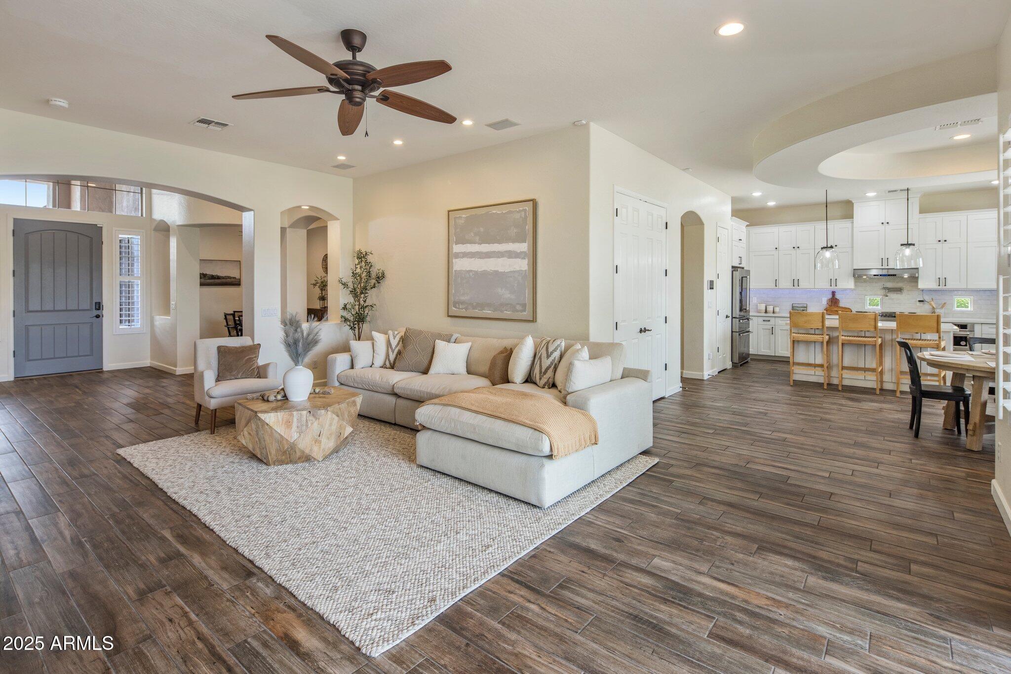 654 E COUNTY DOWN Drive