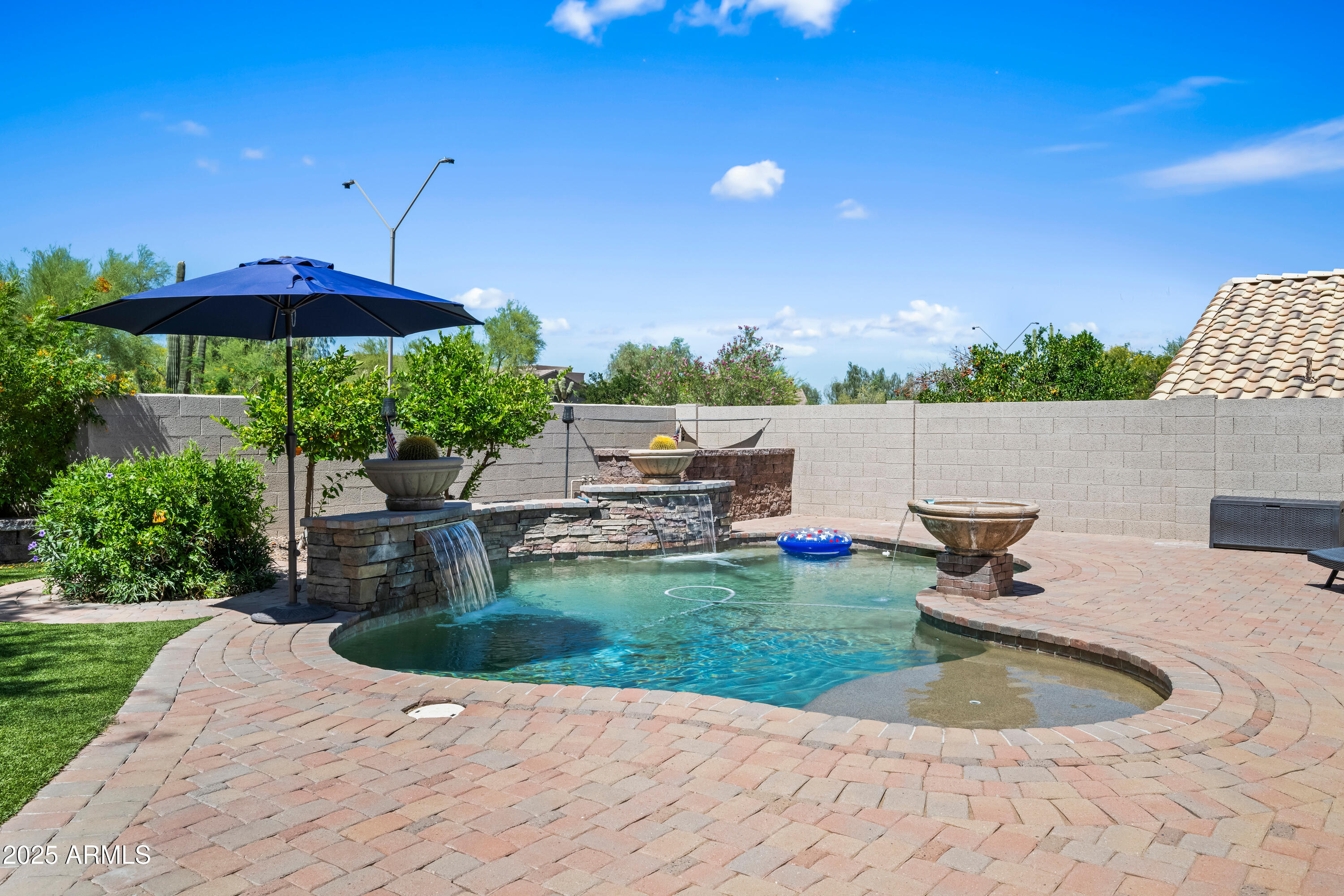4507 E DUANE Lane