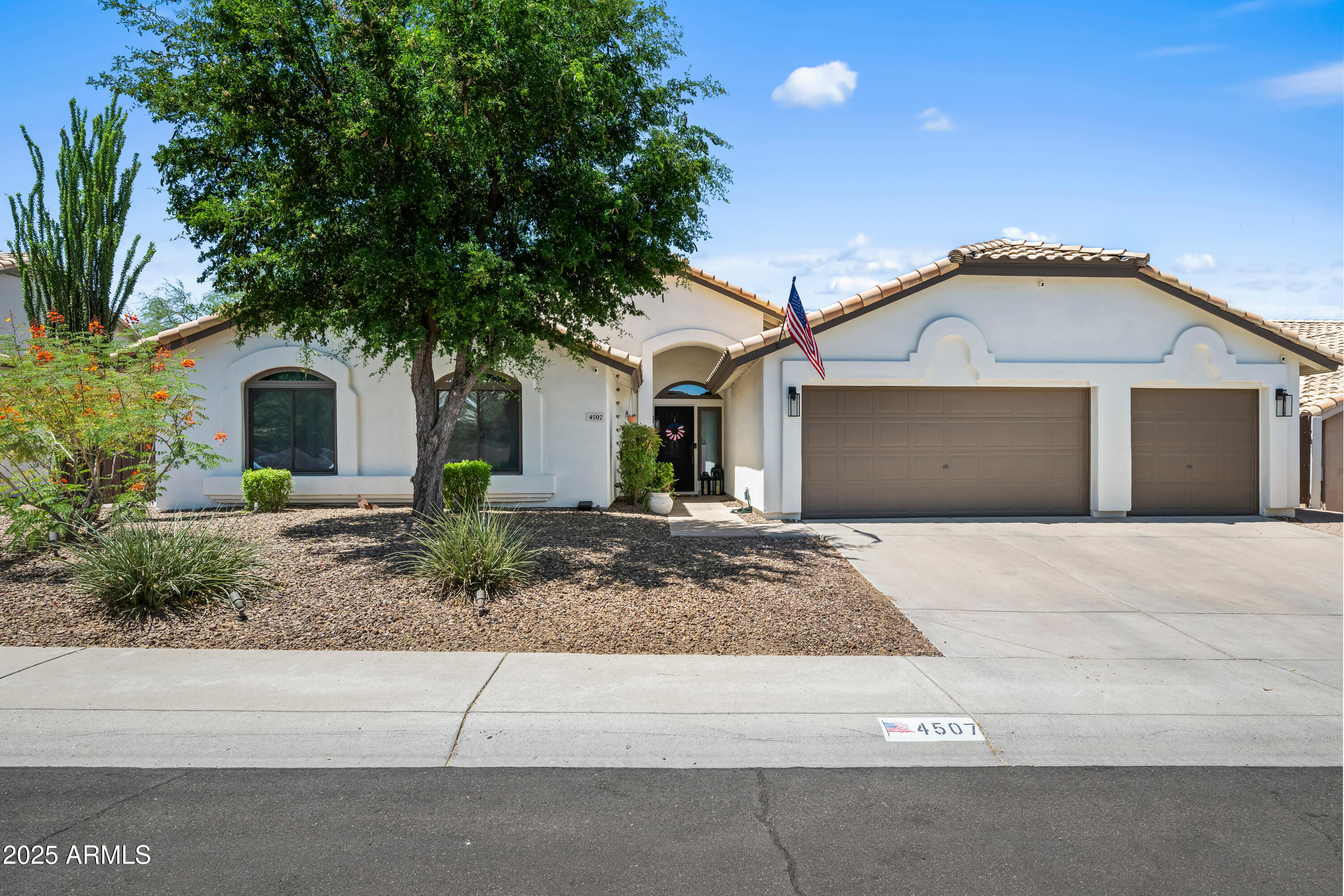 4507 E DUANE Lane