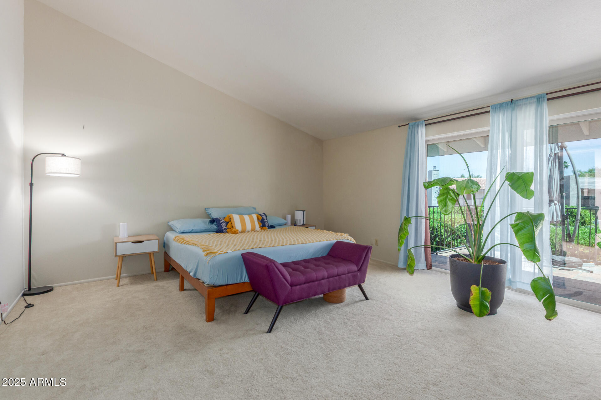 5617 S PIRATES COVE Road