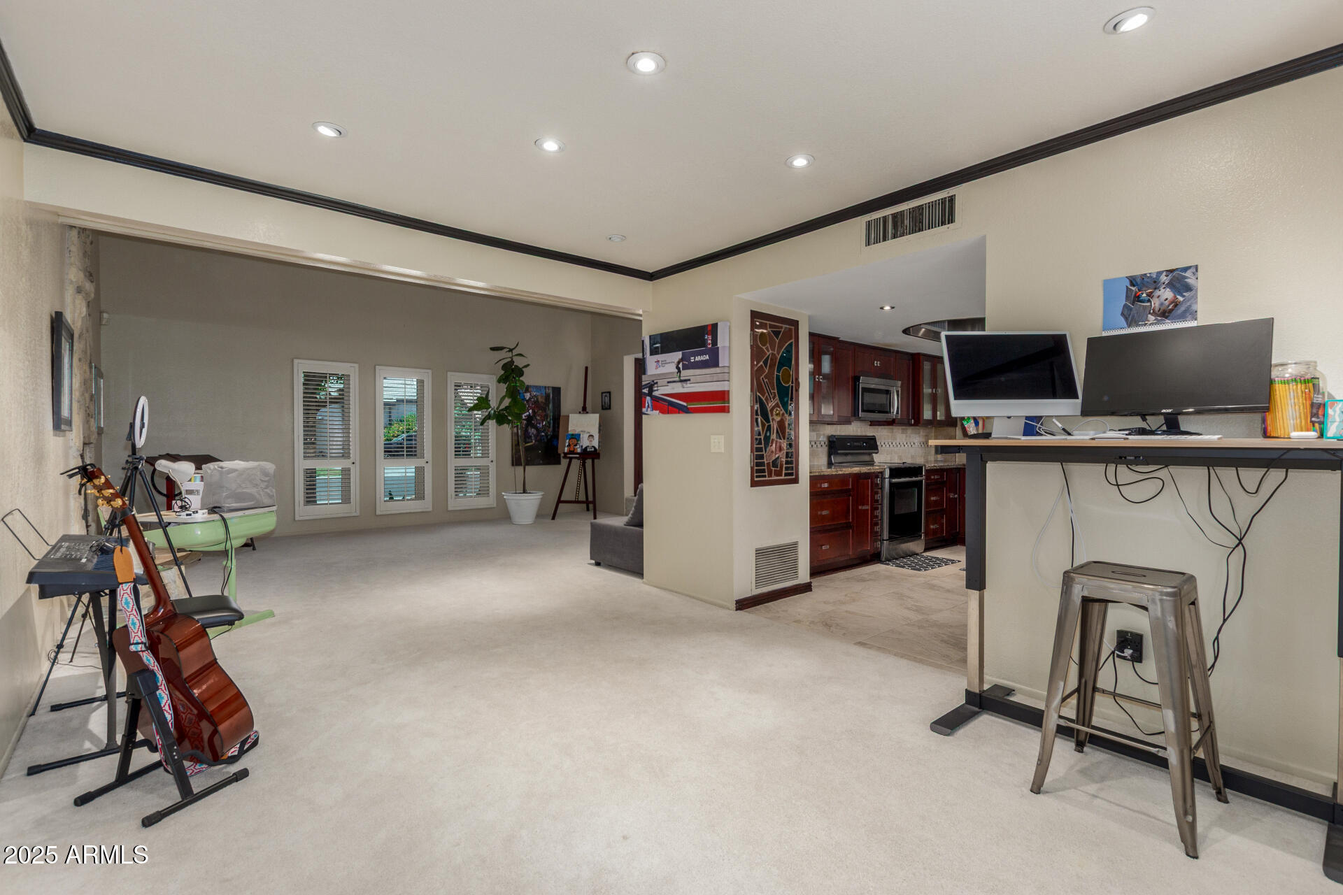 5617 S PIRATES COVE Road