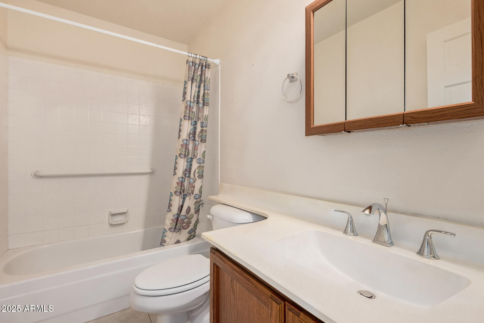 122 E CAMPO BELLO Drive