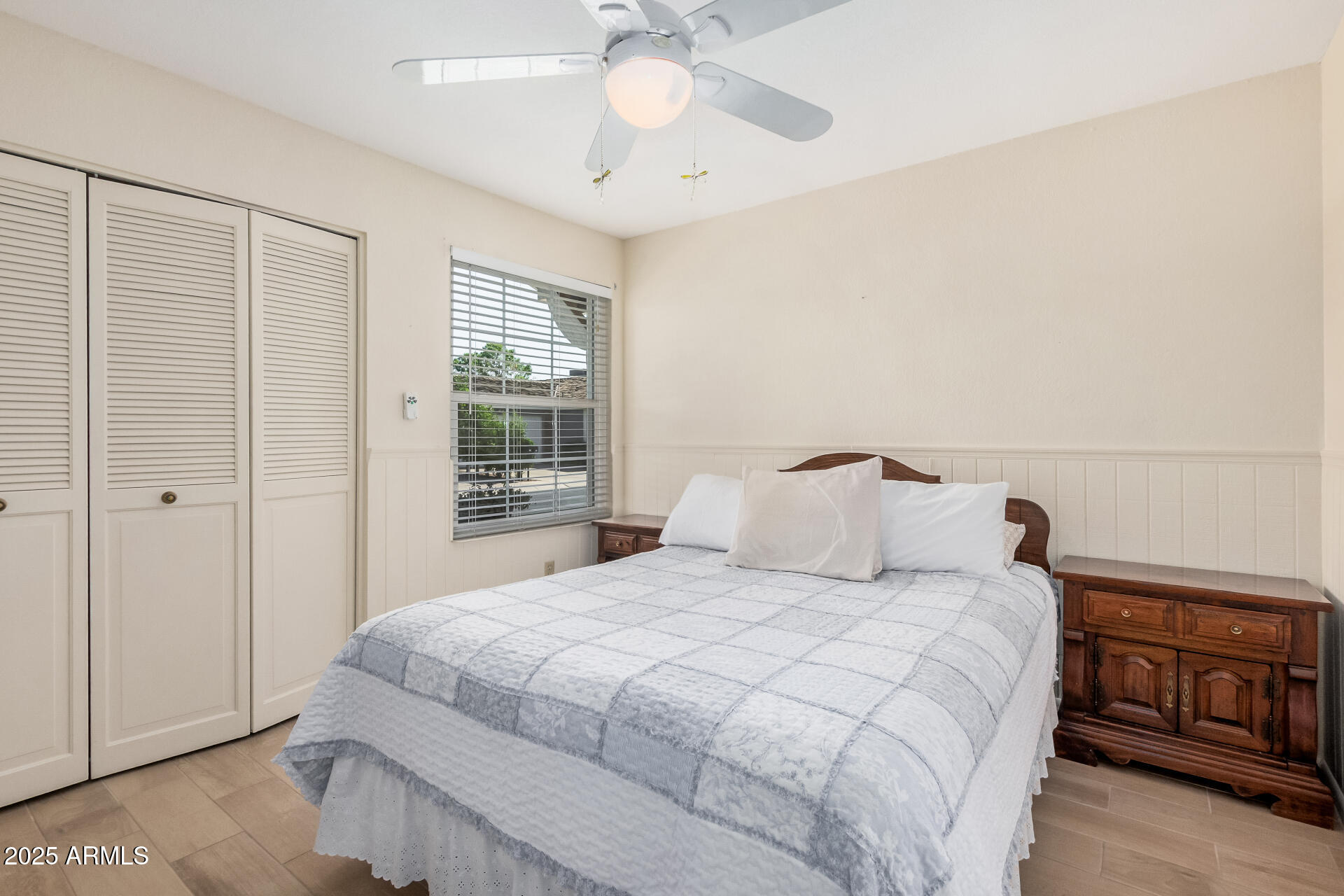 122 E CAMPO BELLO Drive