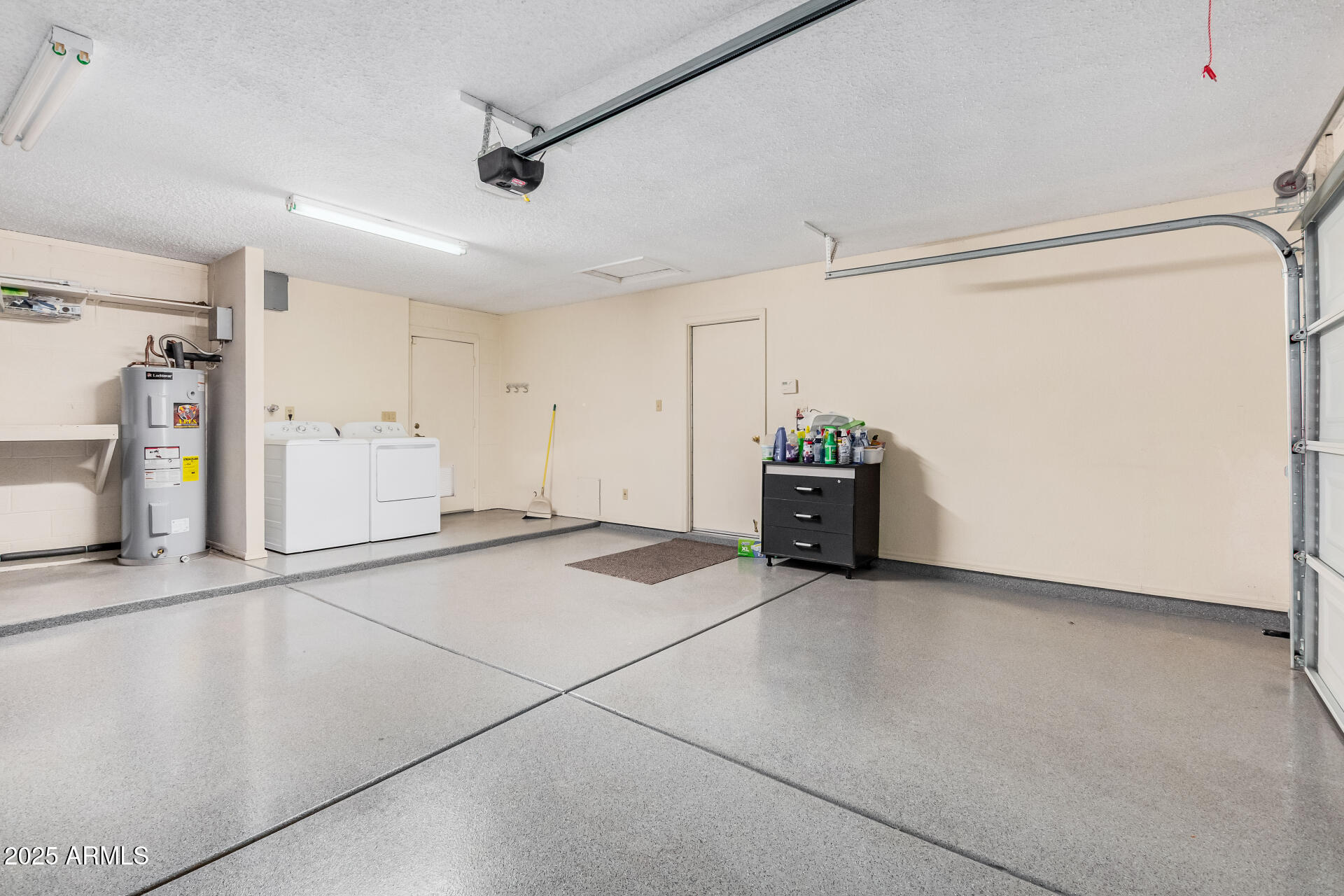 122 E CAMPO BELLO Drive