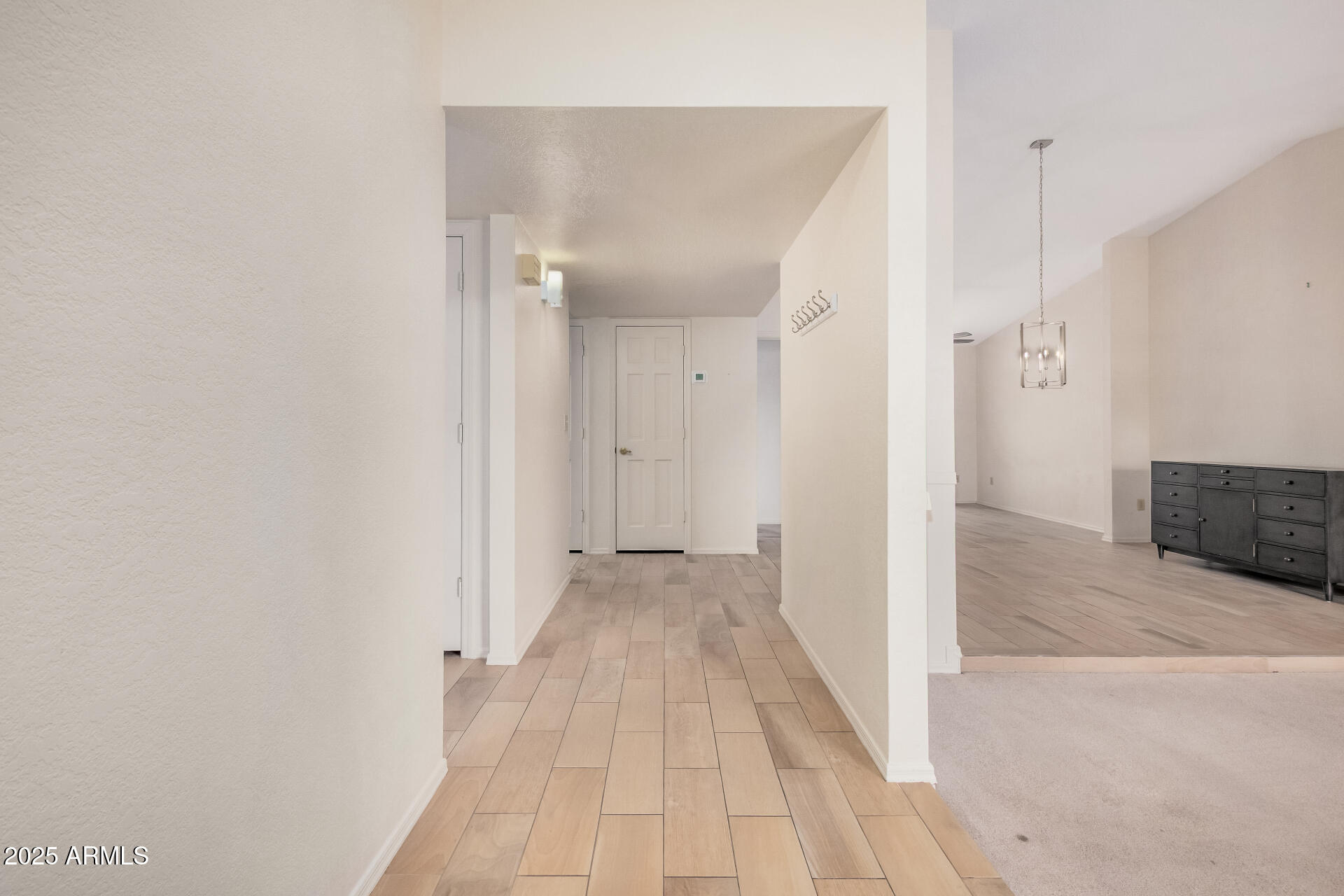 122 E CAMPO BELLO Drive