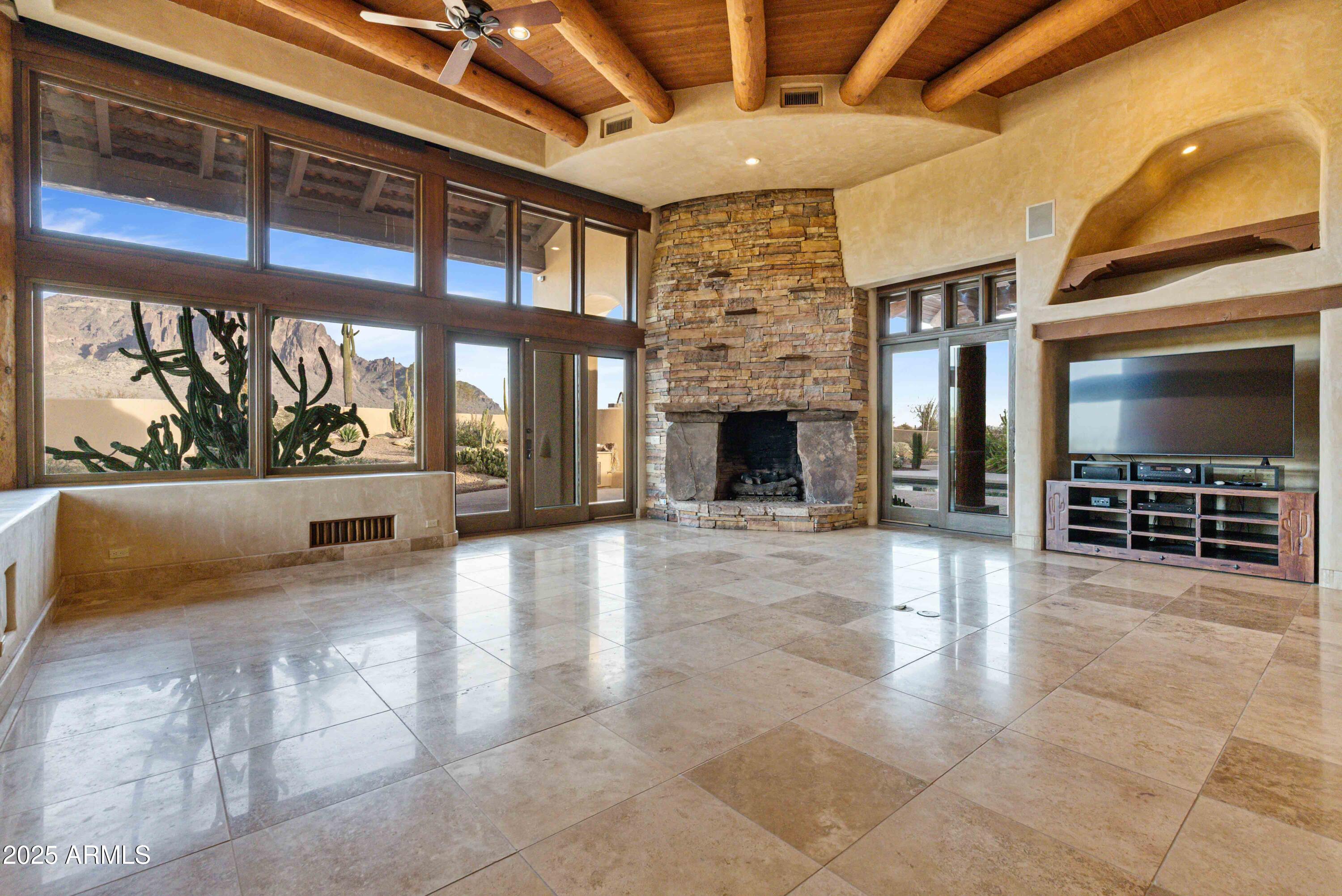 3307 N MOUNTAIN VIEW Road