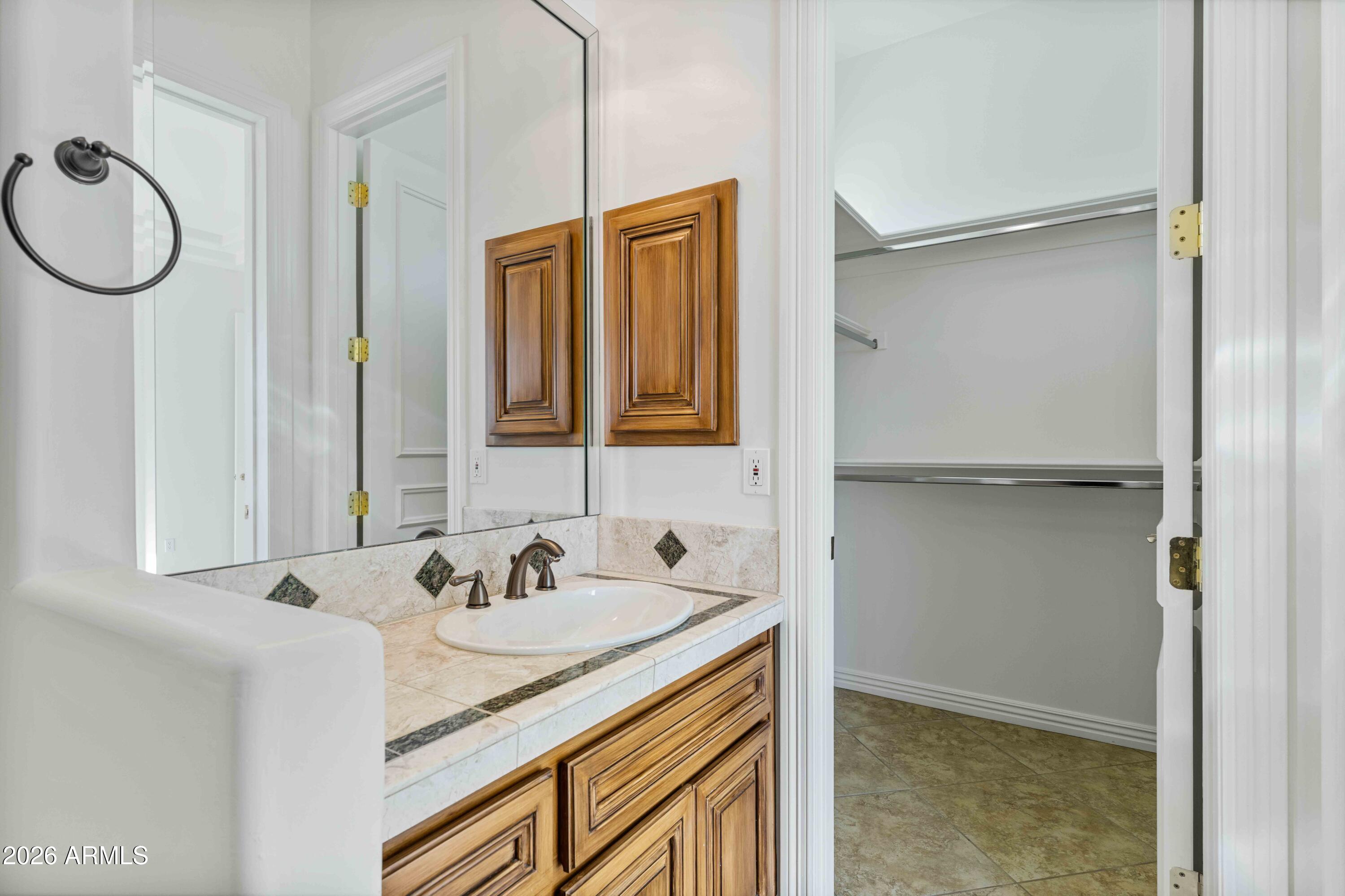 7126 E BLUEBIRD Lane