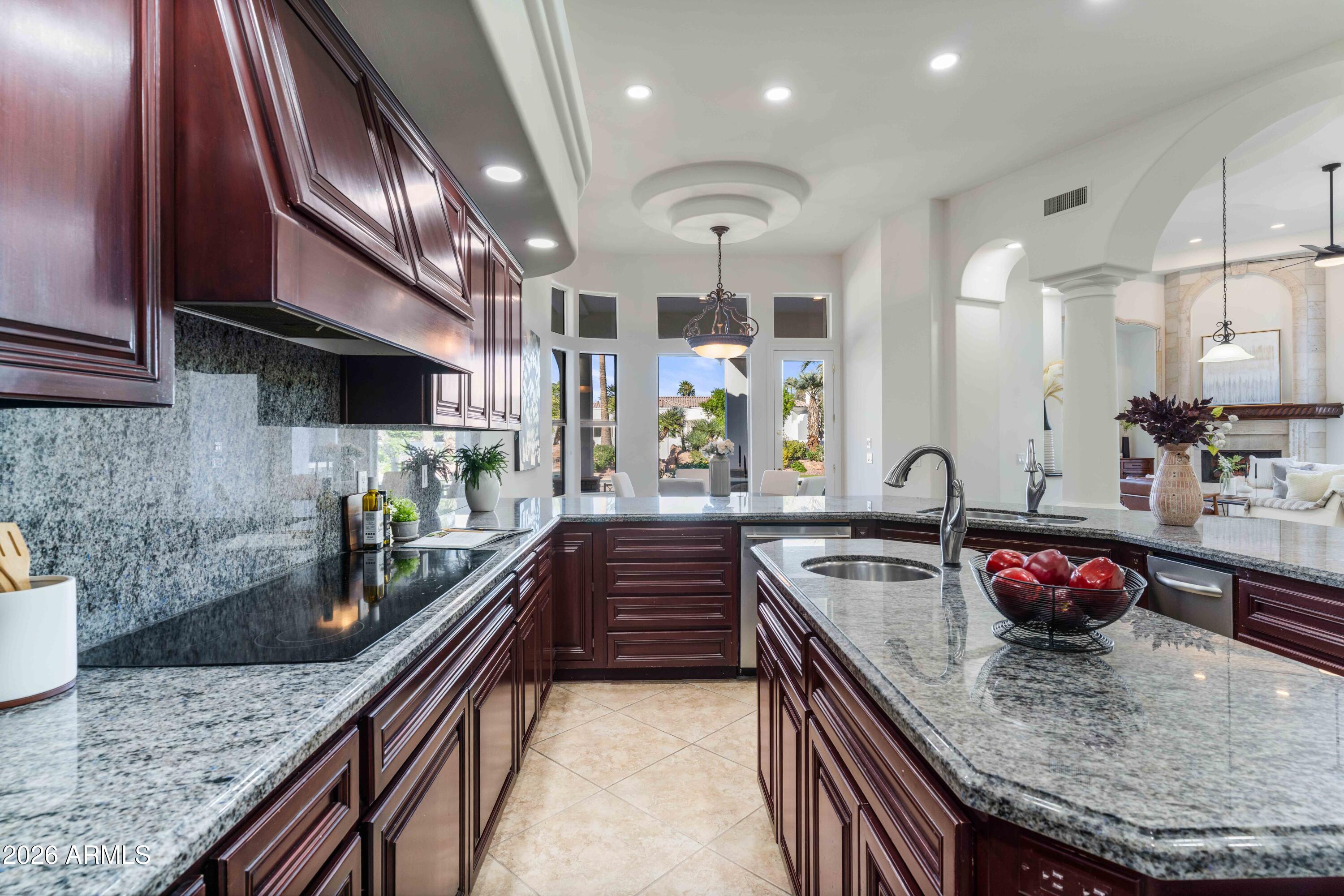 7126 E BLUEBIRD Lane