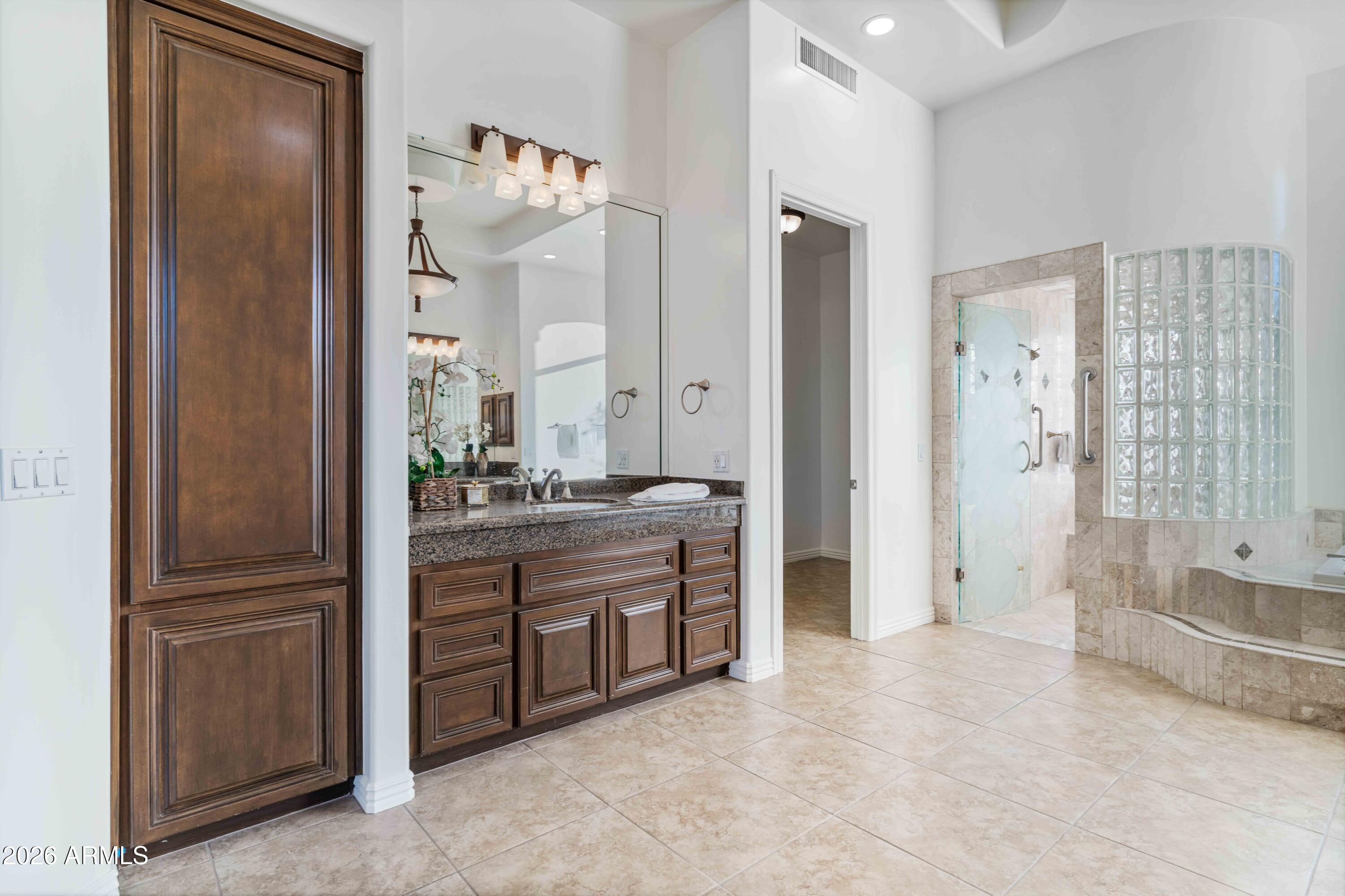 7126 E BLUEBIRD Lane