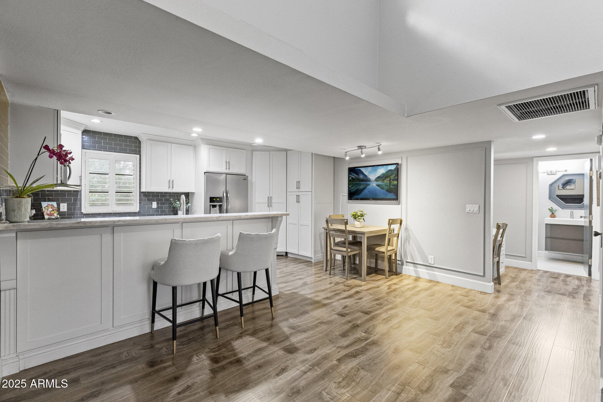 2020 W UNION HILLS Drive 260