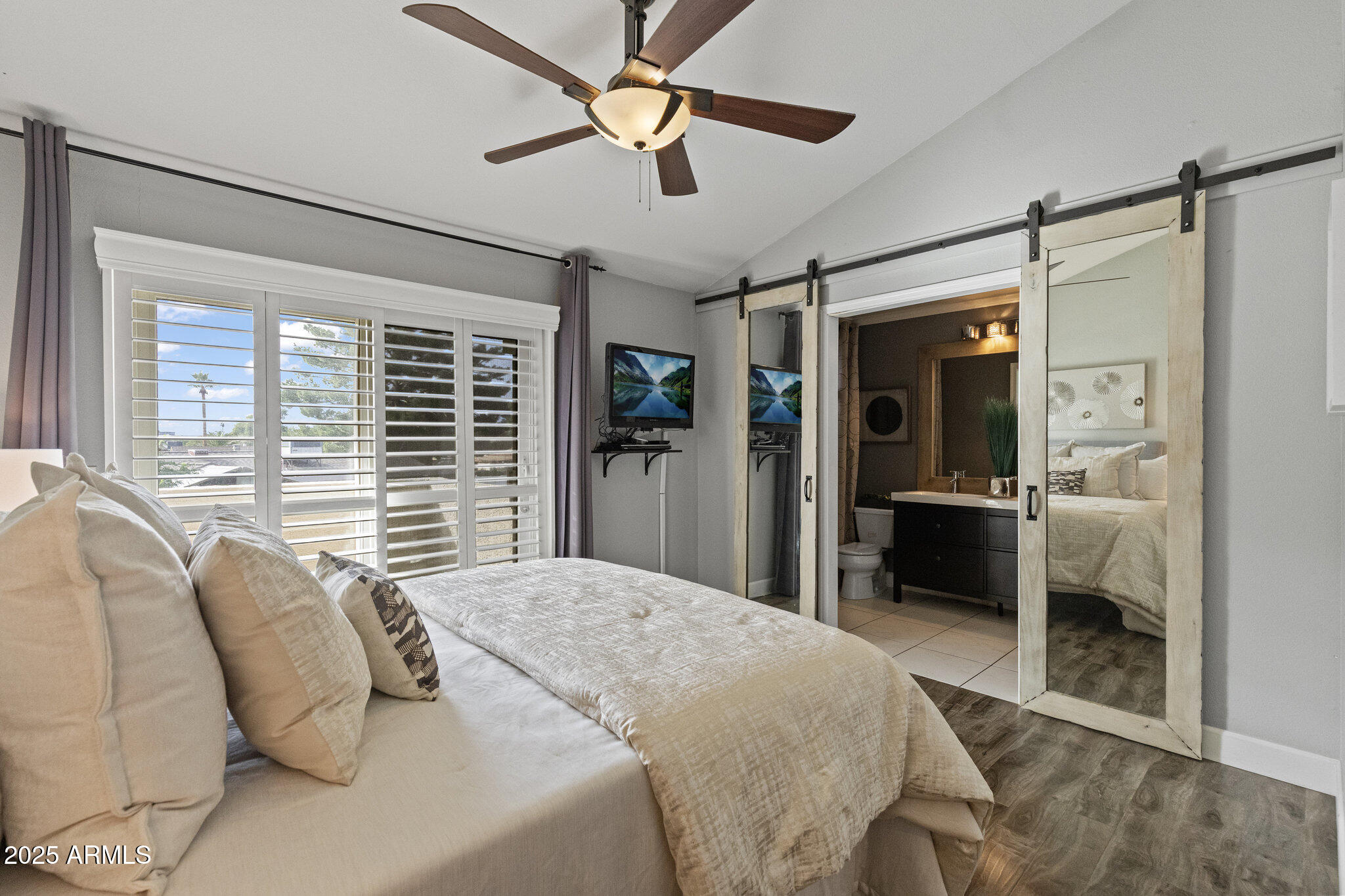 2020 W UNION HILLS Drive 260