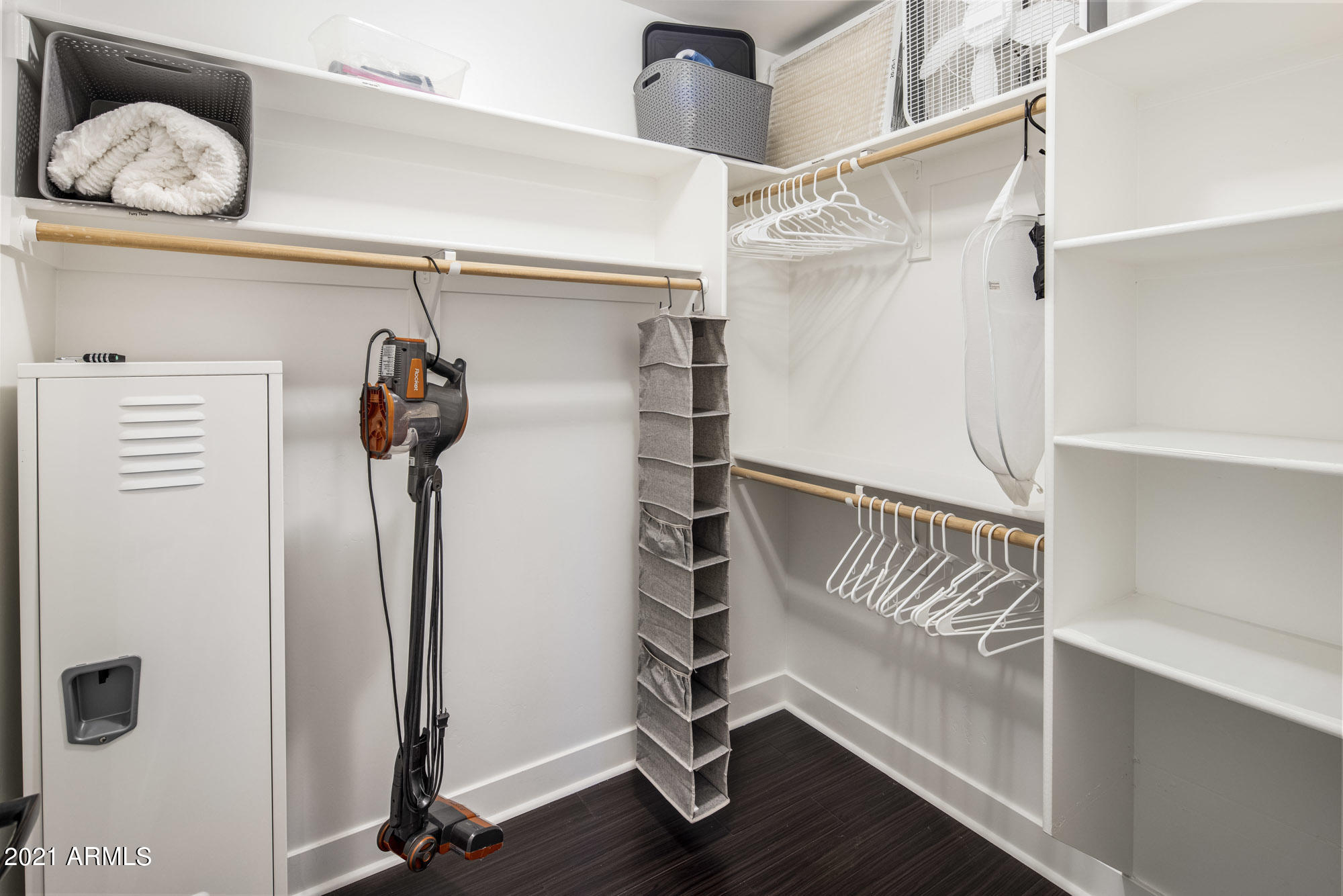 945 E PLAYA DEL NORTE Drive 5022