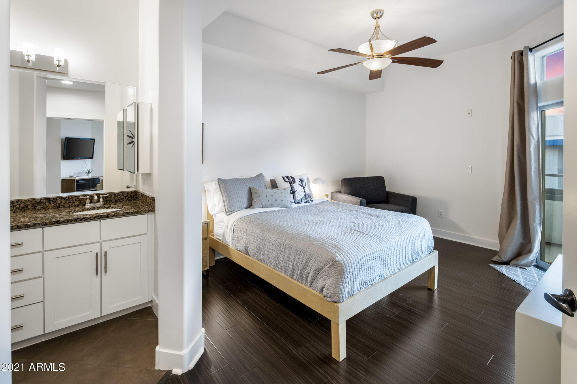 945 E PLAYA DEL NORTE Drive 5022