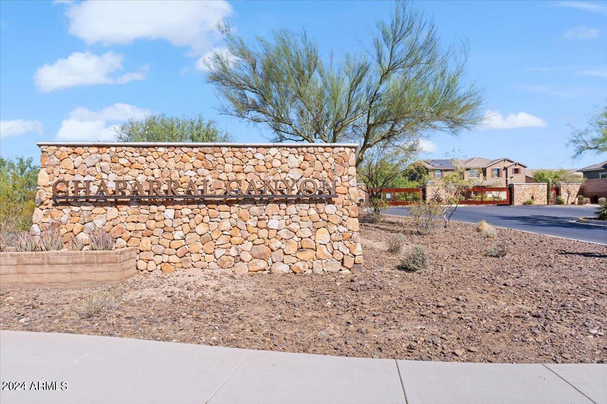 11856 W LONE TREE Trail