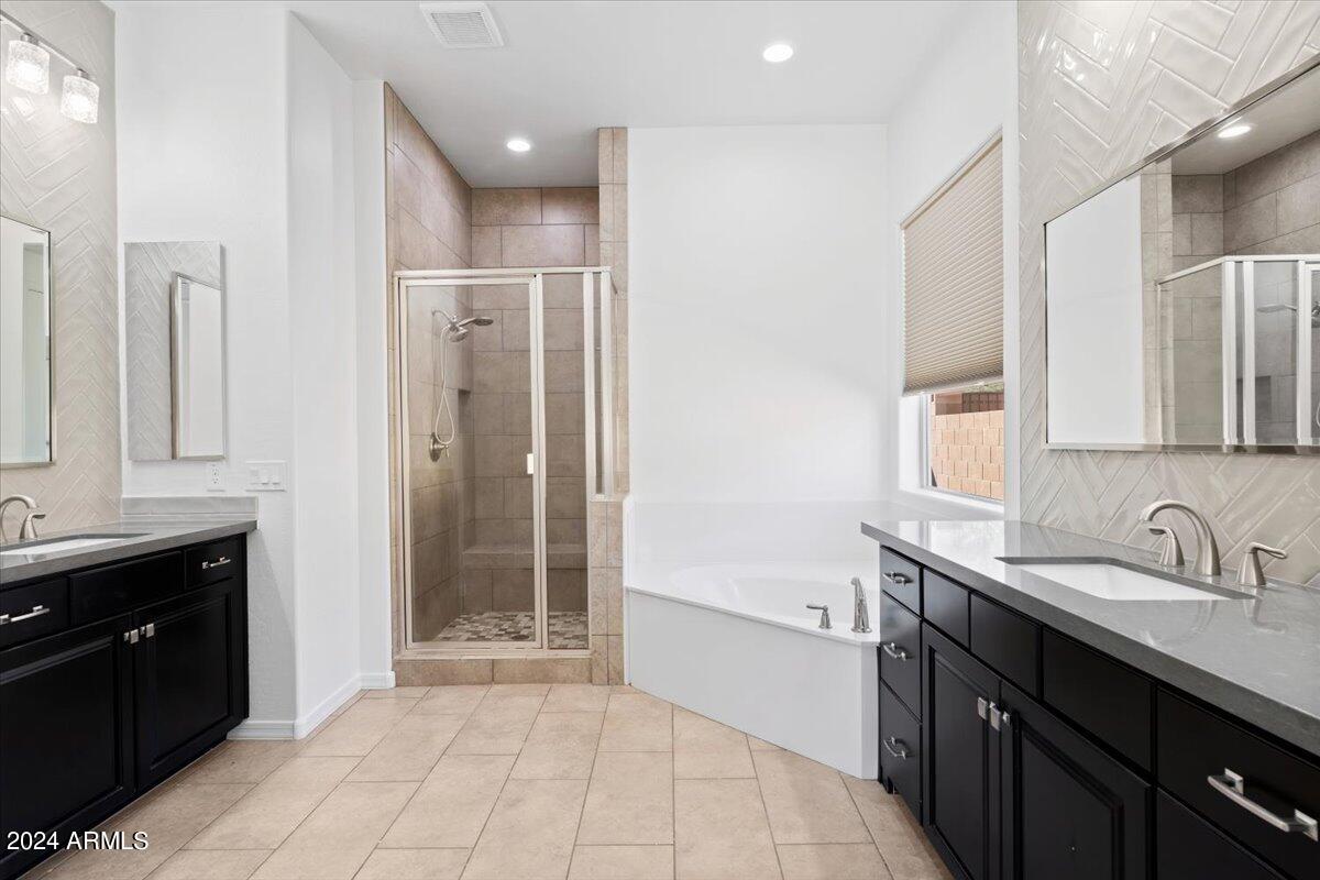 11856 W LONE TREE Trail