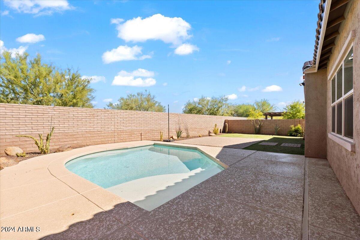 11856 W LONE TREE Trail