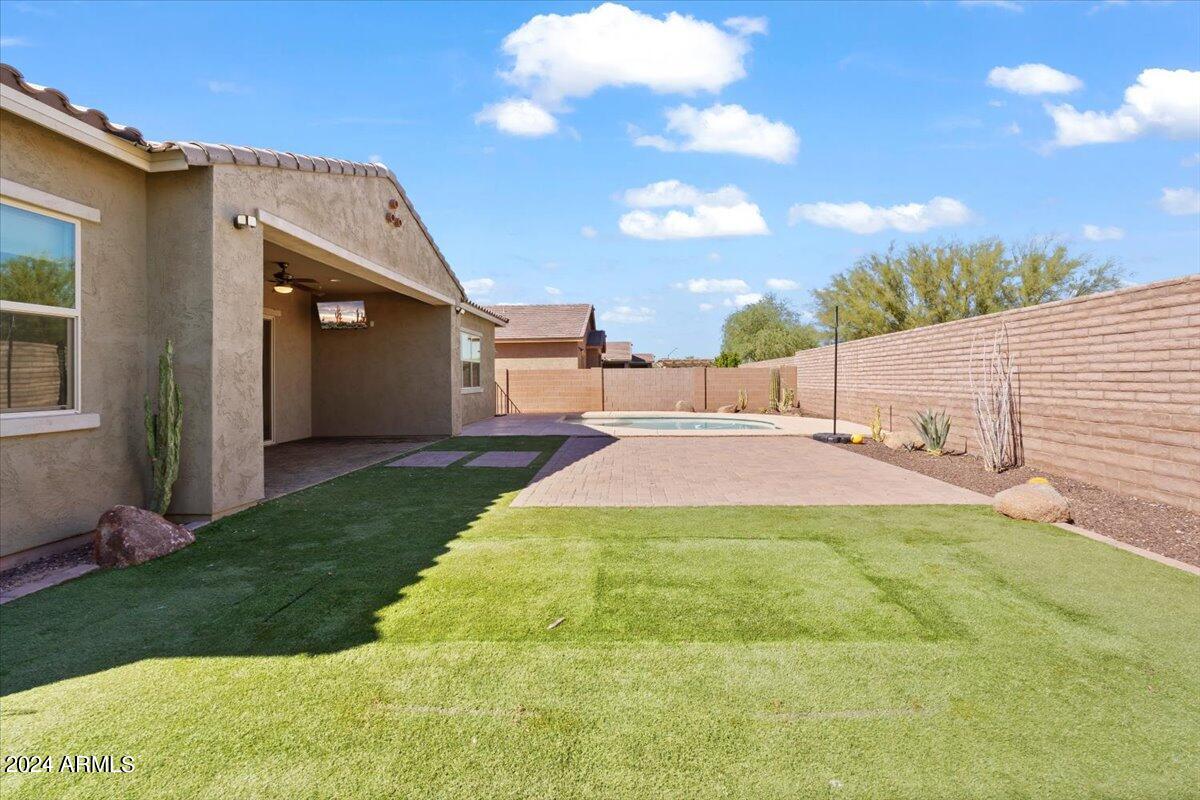 11856 W LONE TREE Trail