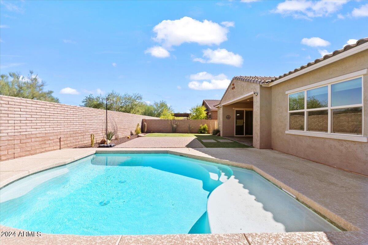 11856 W LONE TREE Trail