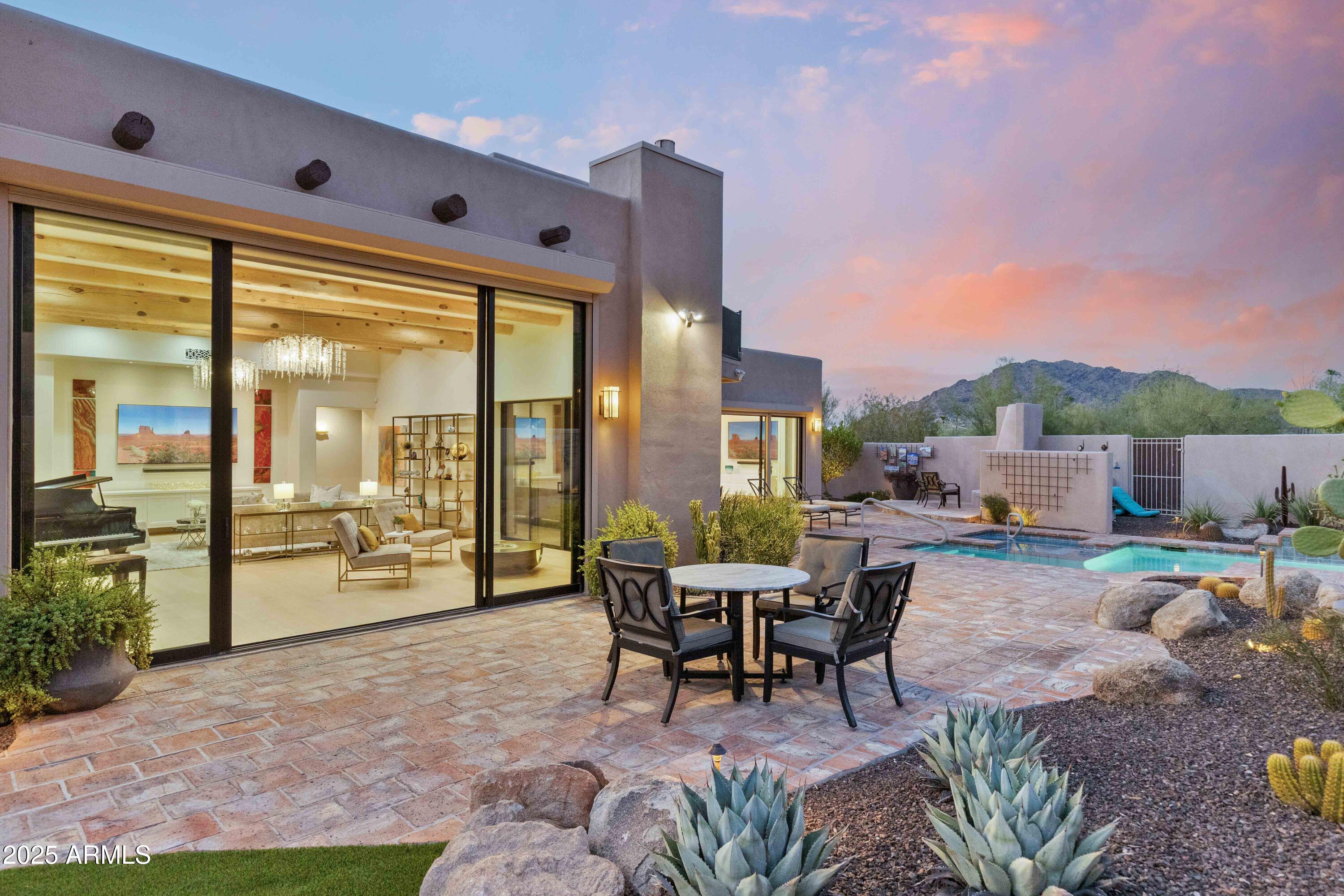 5984 N ECHO CANYON Drive