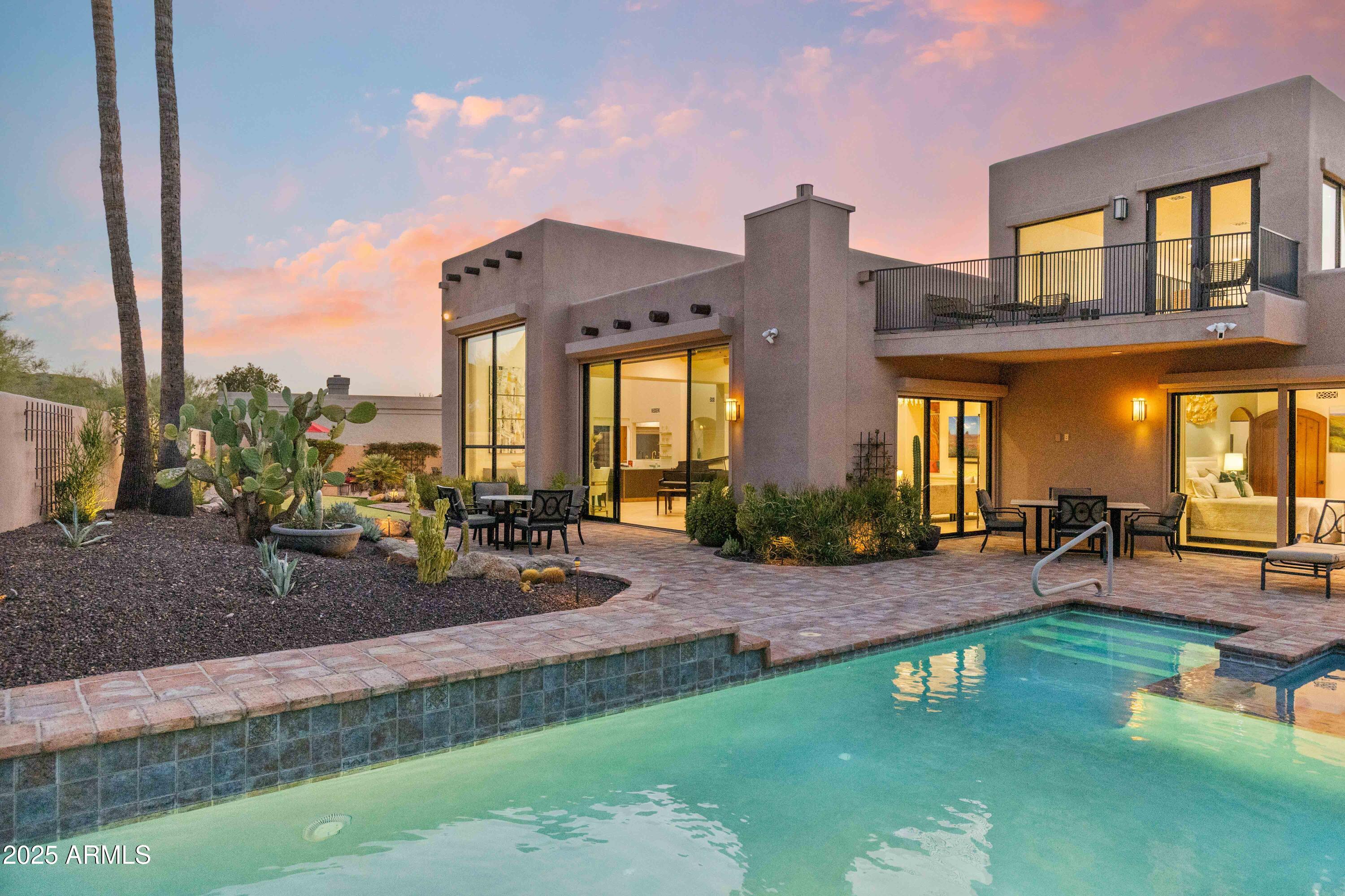 5984 N ECHO CANYON Drive