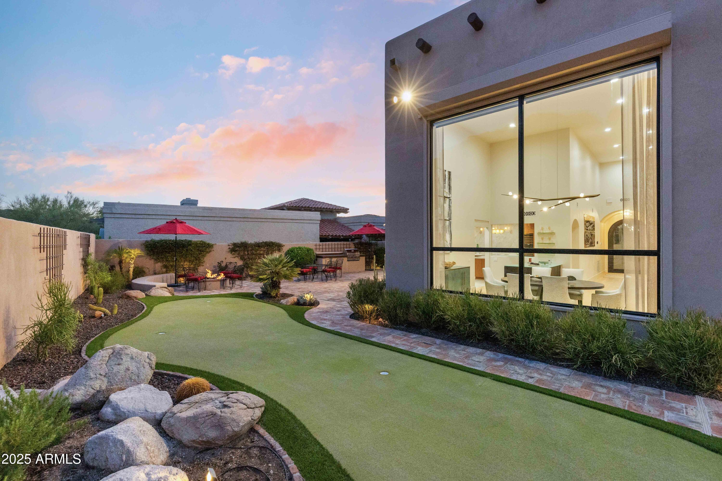 5984 N ECHO CANYON Drive