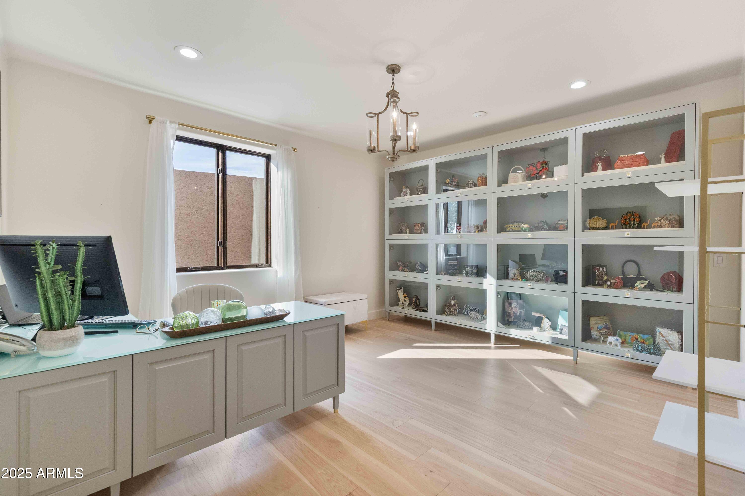 5984 N ECHO CANYON Drive