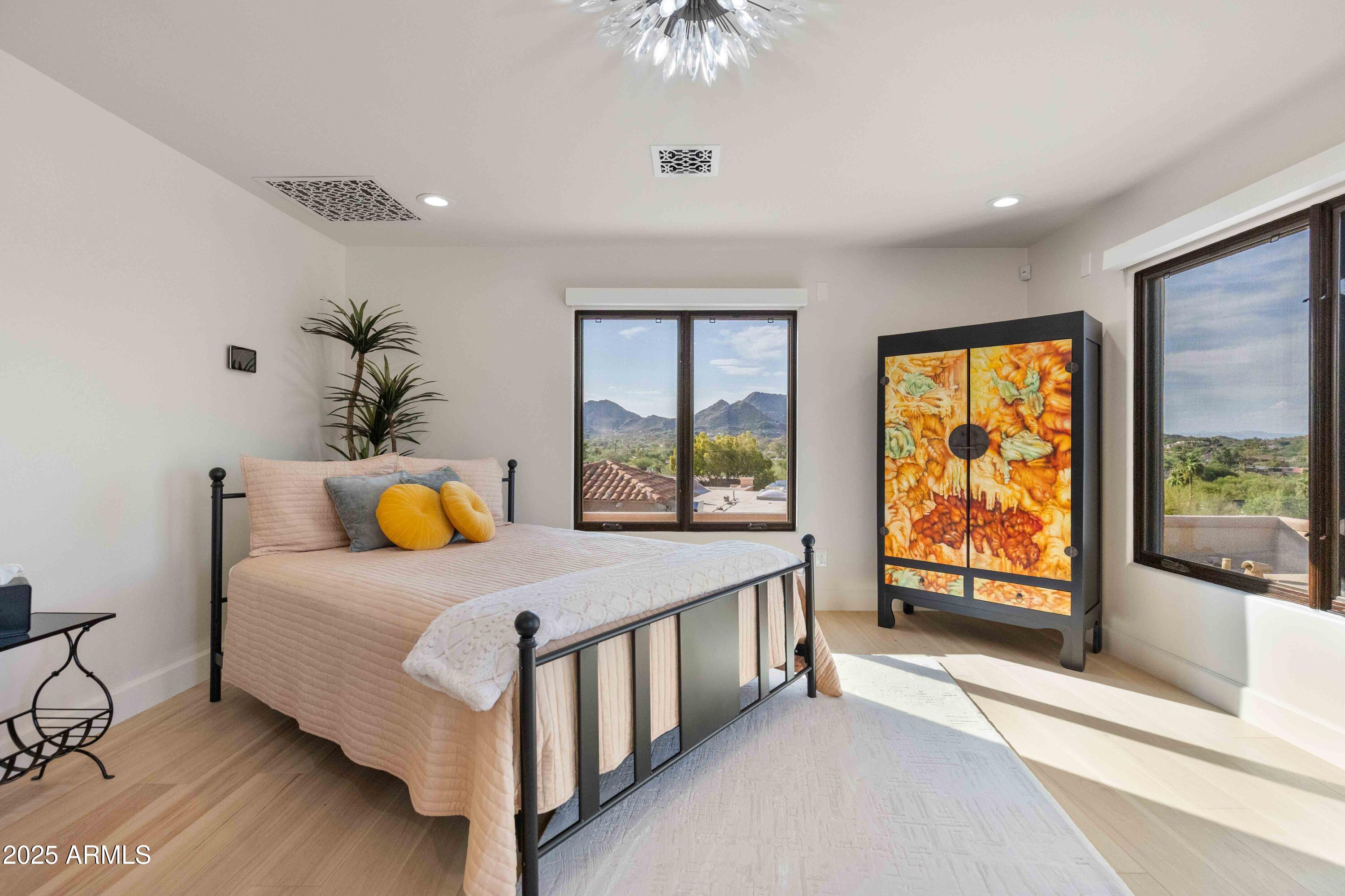 5984 N ECHO CANYON Drive