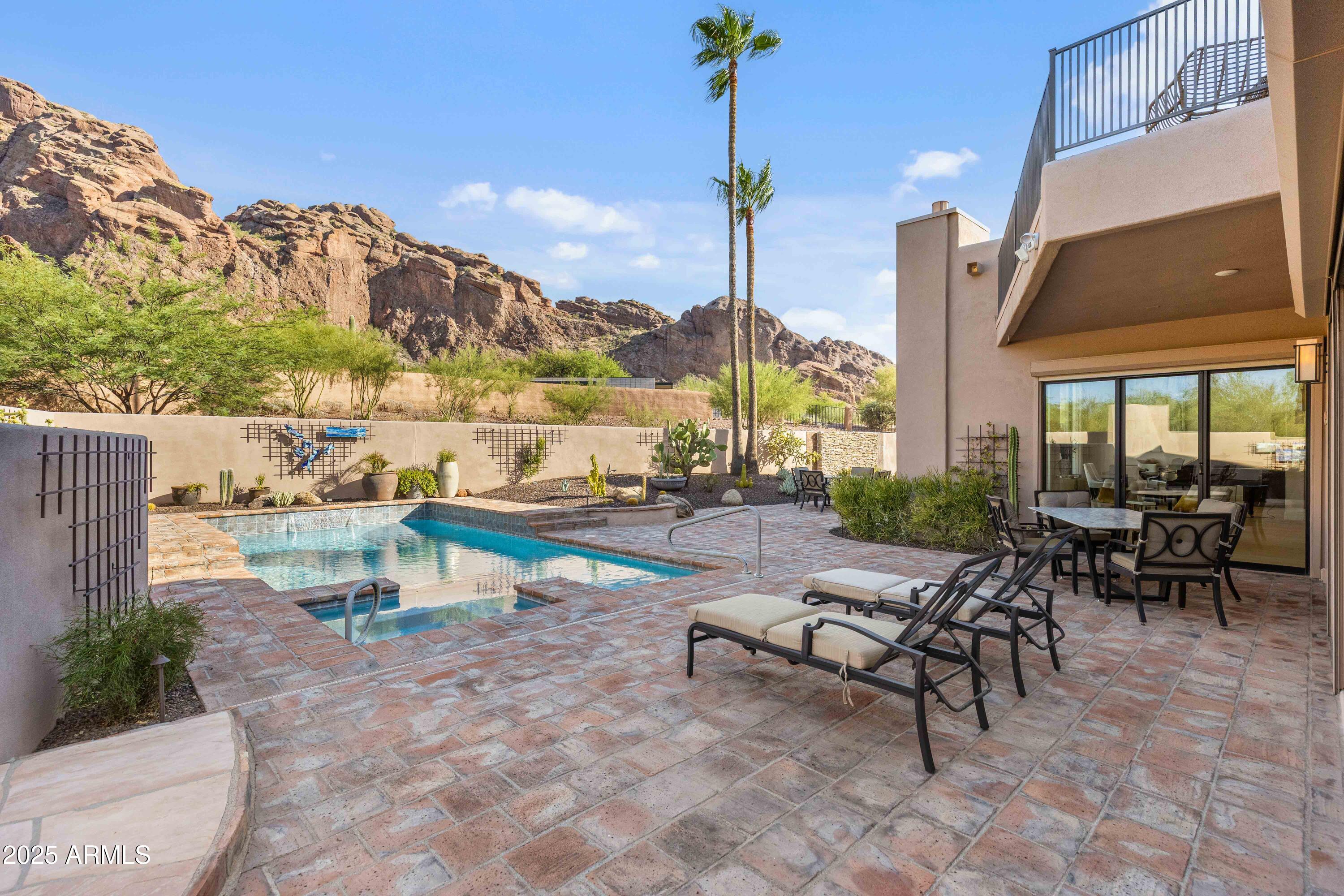 5984 N ECHO CANYON Drive