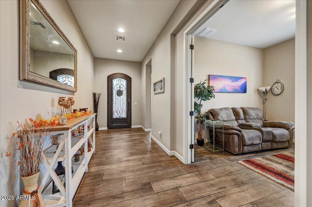 9155 E LEONORA Street