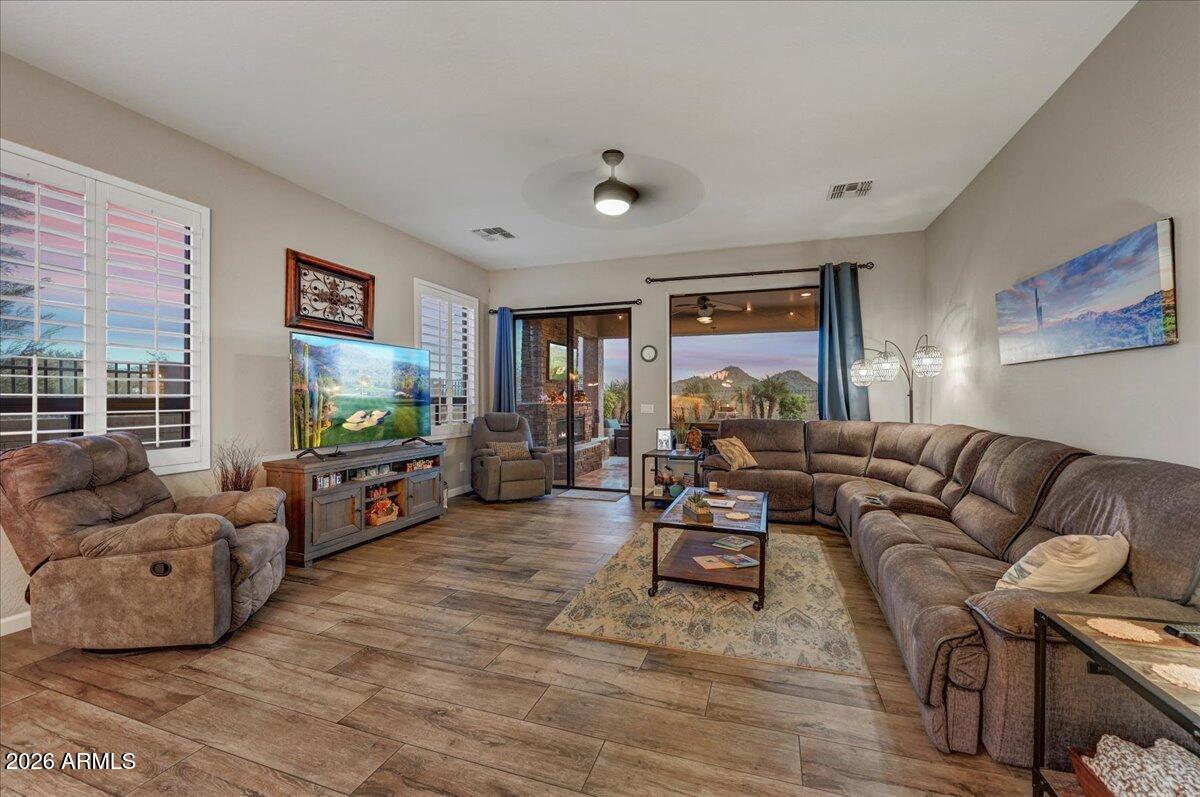 9155 E LEONORA Street