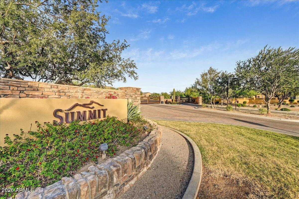 9155 E LEONORA Street