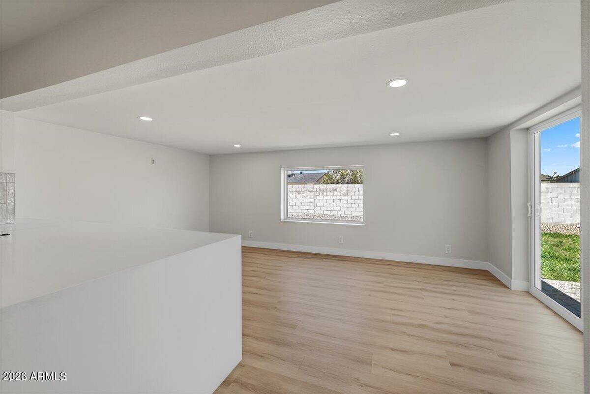 3416 E ALTADENA Avenue