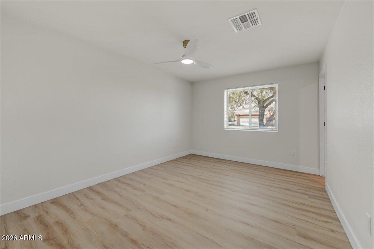 3416 E ALTADENA Avenue