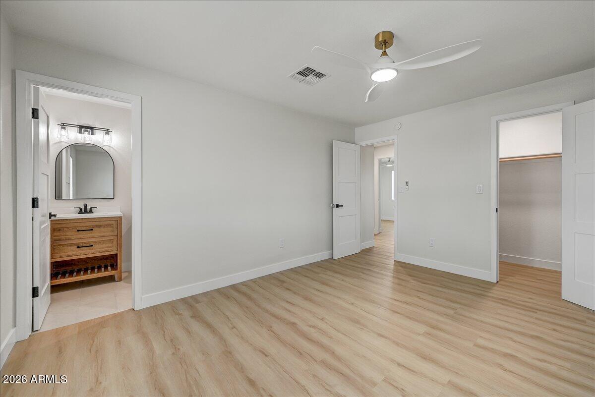 3416 E ALTADENA Avenue