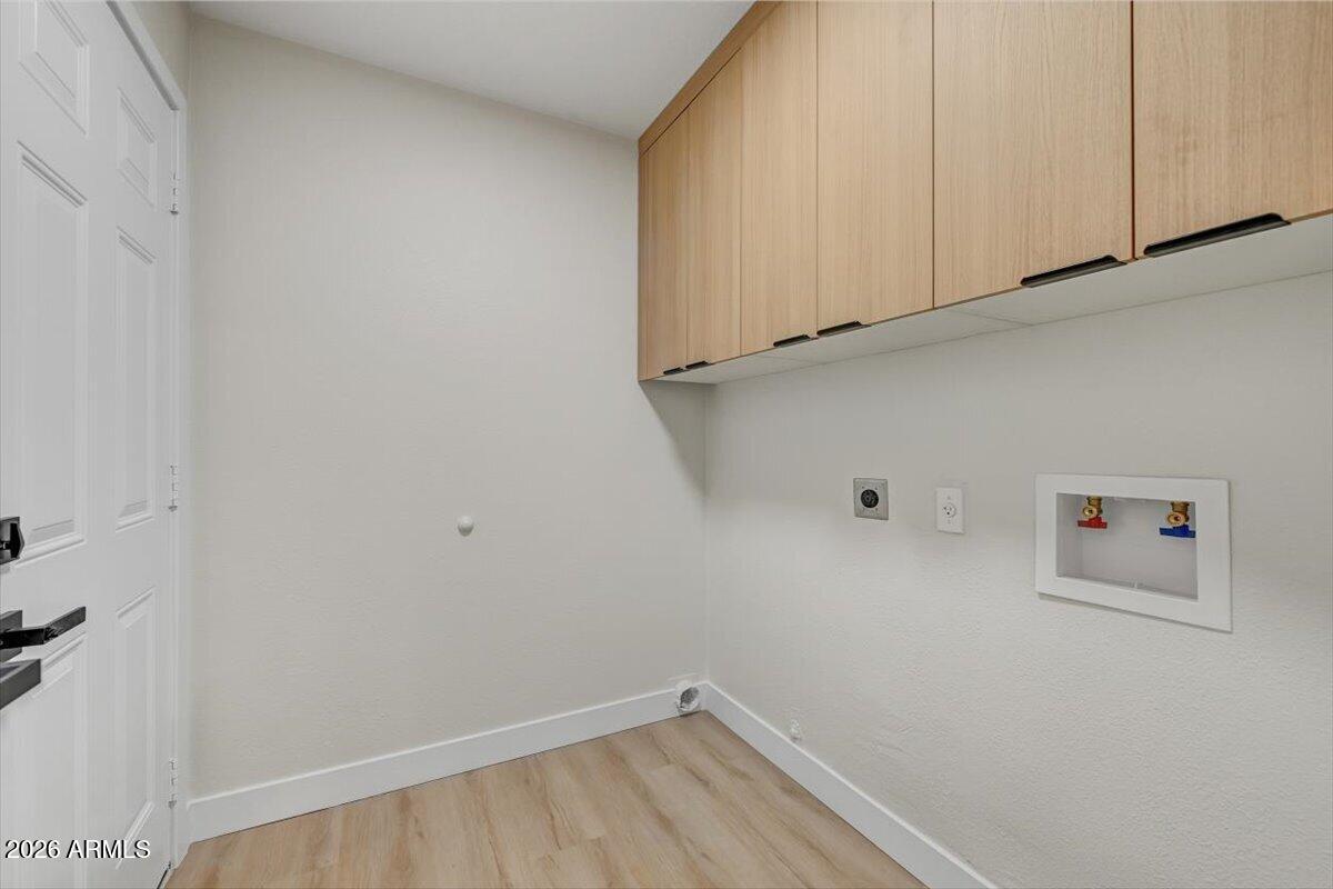 3416 E ALTADENA Avenue