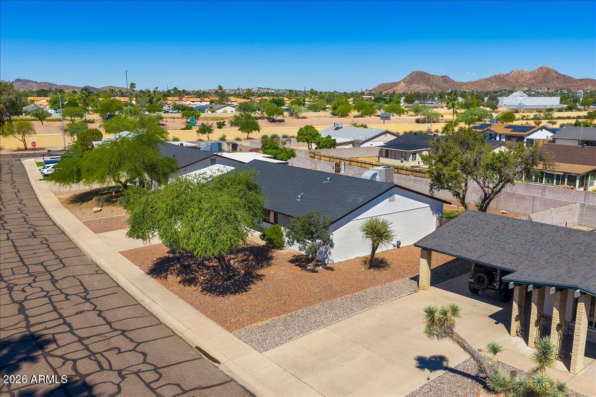 3416 E ALTADENA Avenue