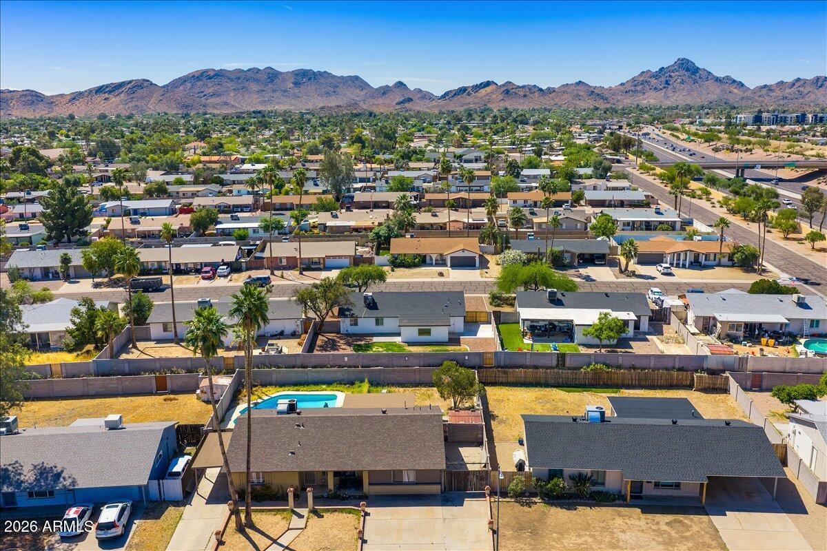 3416 E ALTADENA Avenue