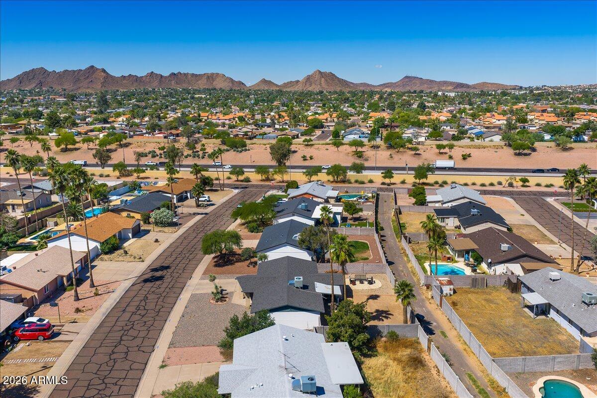 3416 E ALTADENA Avenue