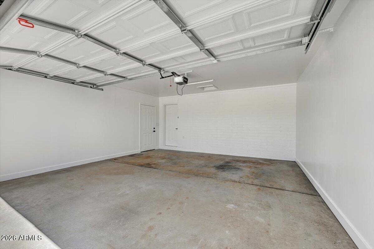 3416 E ALTADENA Avenue