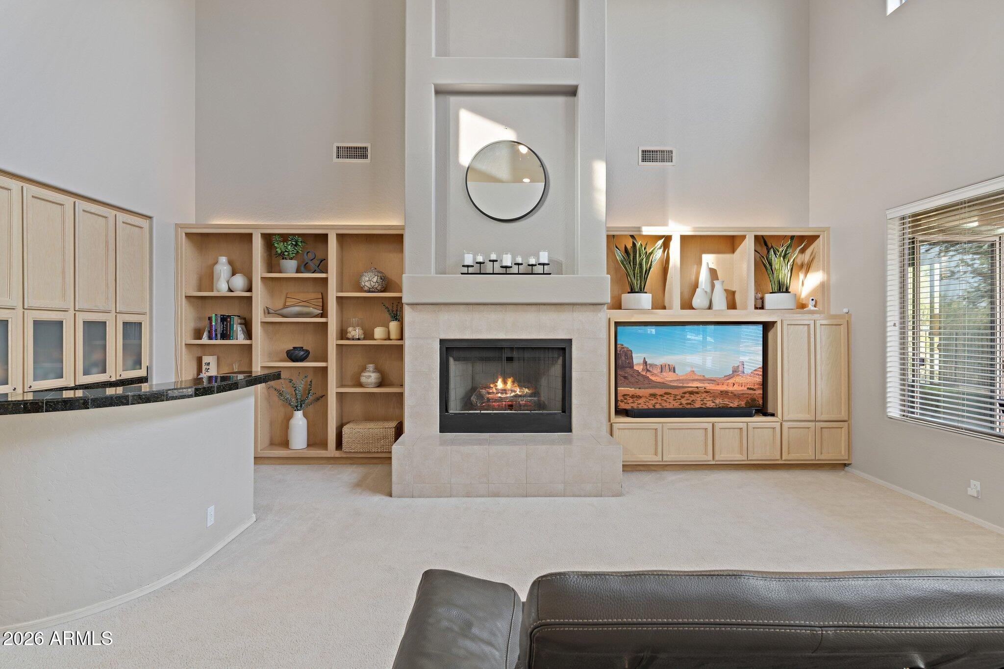 5869 E HEDGEHOG Place