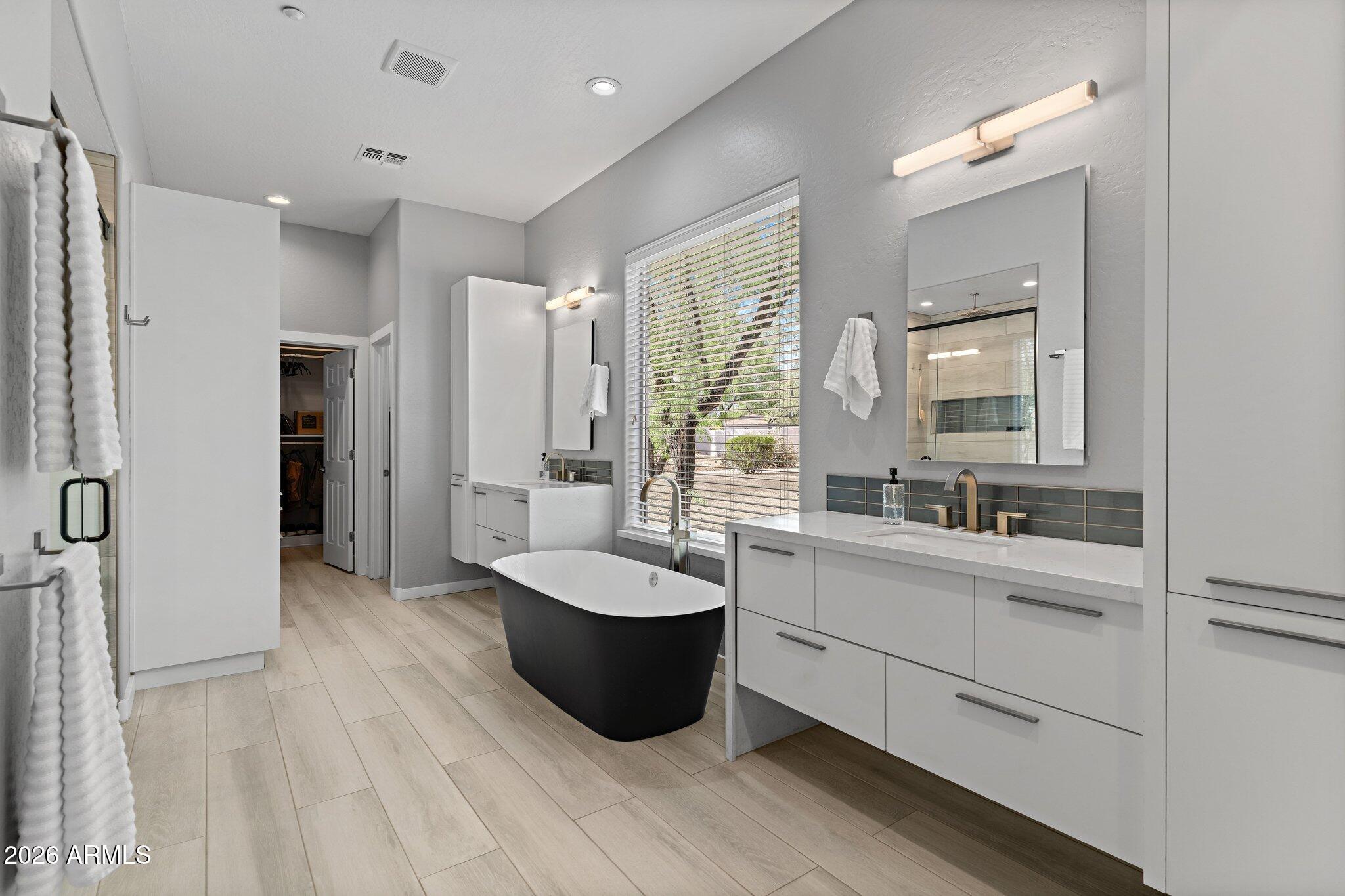 5869 E HEDGEHOG Place