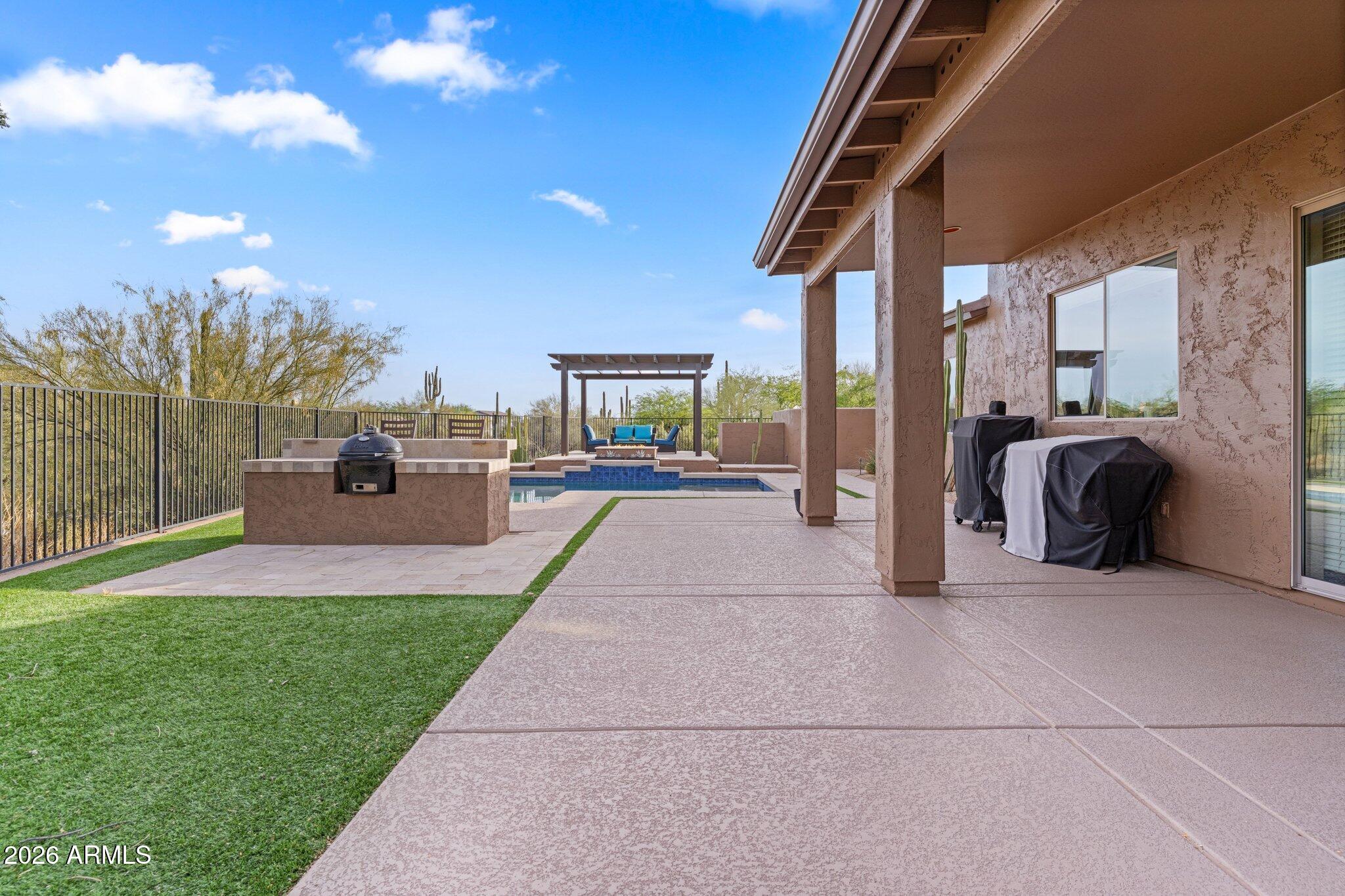 5869 E HEDGEHOG Place