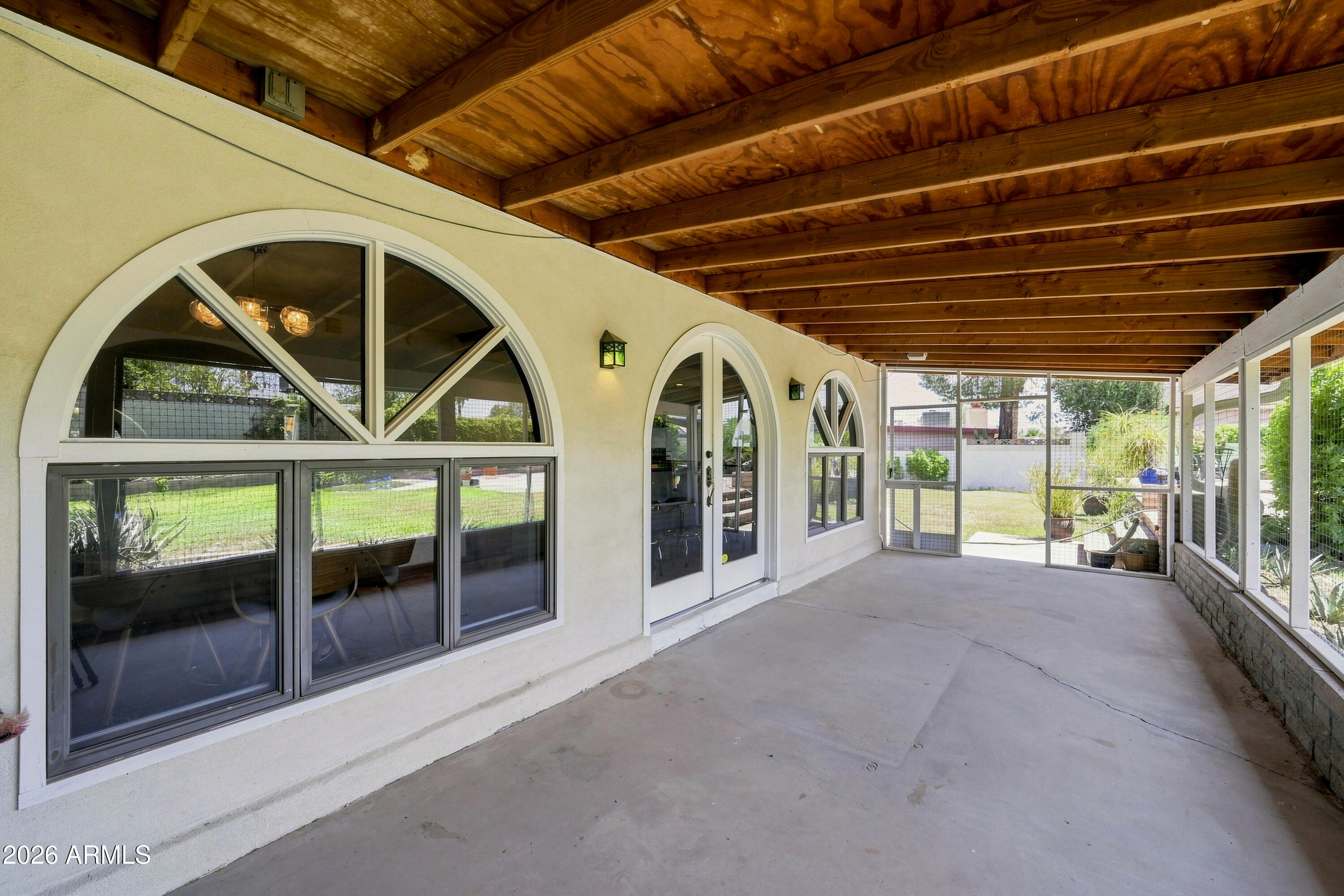 3827 E MERCER Lane